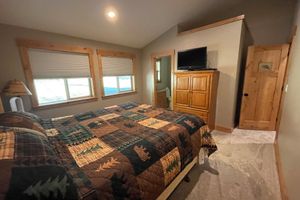 Alquiler Vacacional - Cabin in the Placerville Mountain with Hot Tub, 4 bedrooms and 3 bathrooms.
