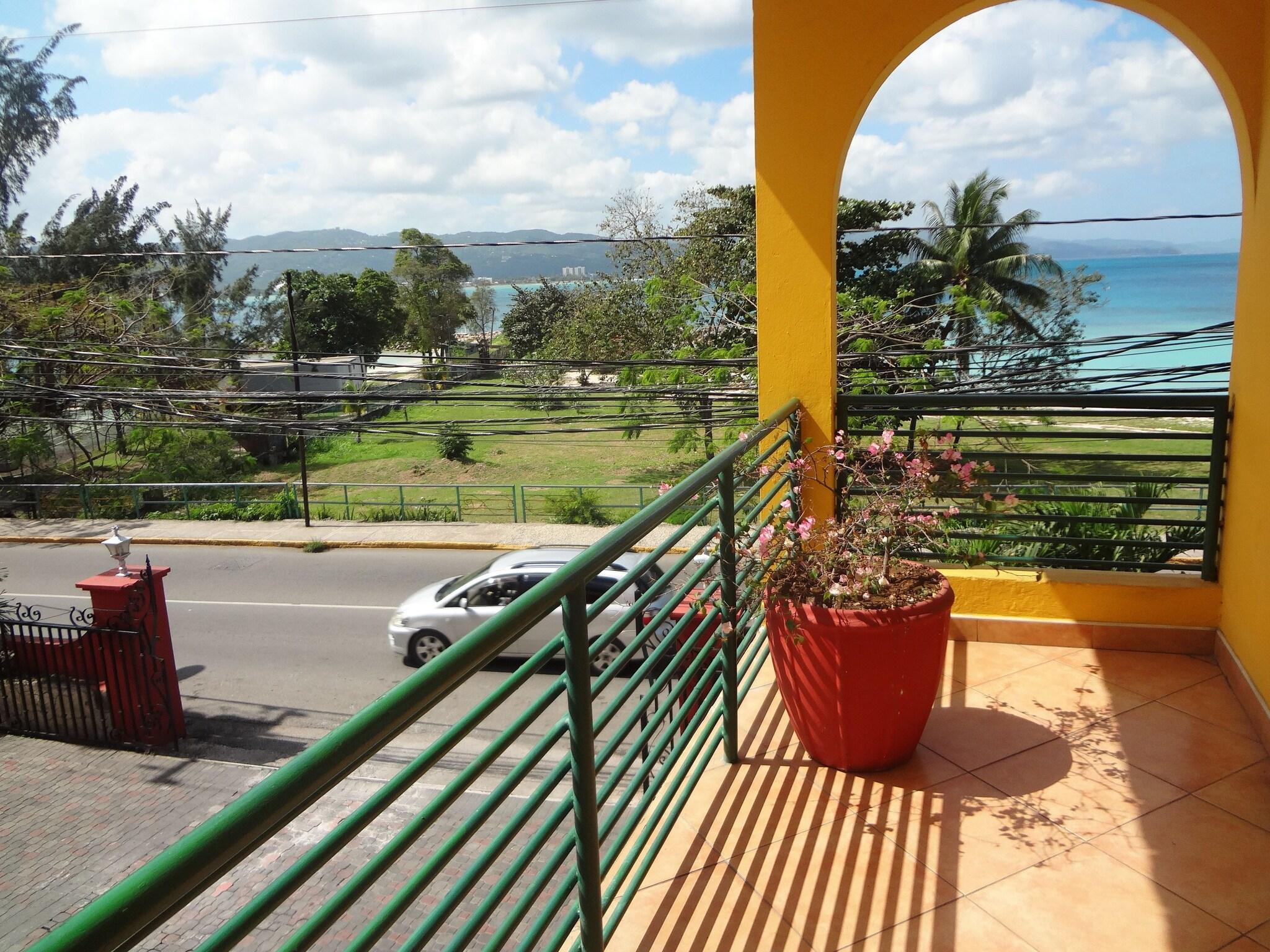 Vista Exterior Altamont West Hotel