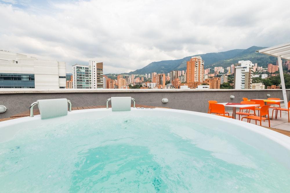 Vista Piscina Hampton by Hilton Antofagasta