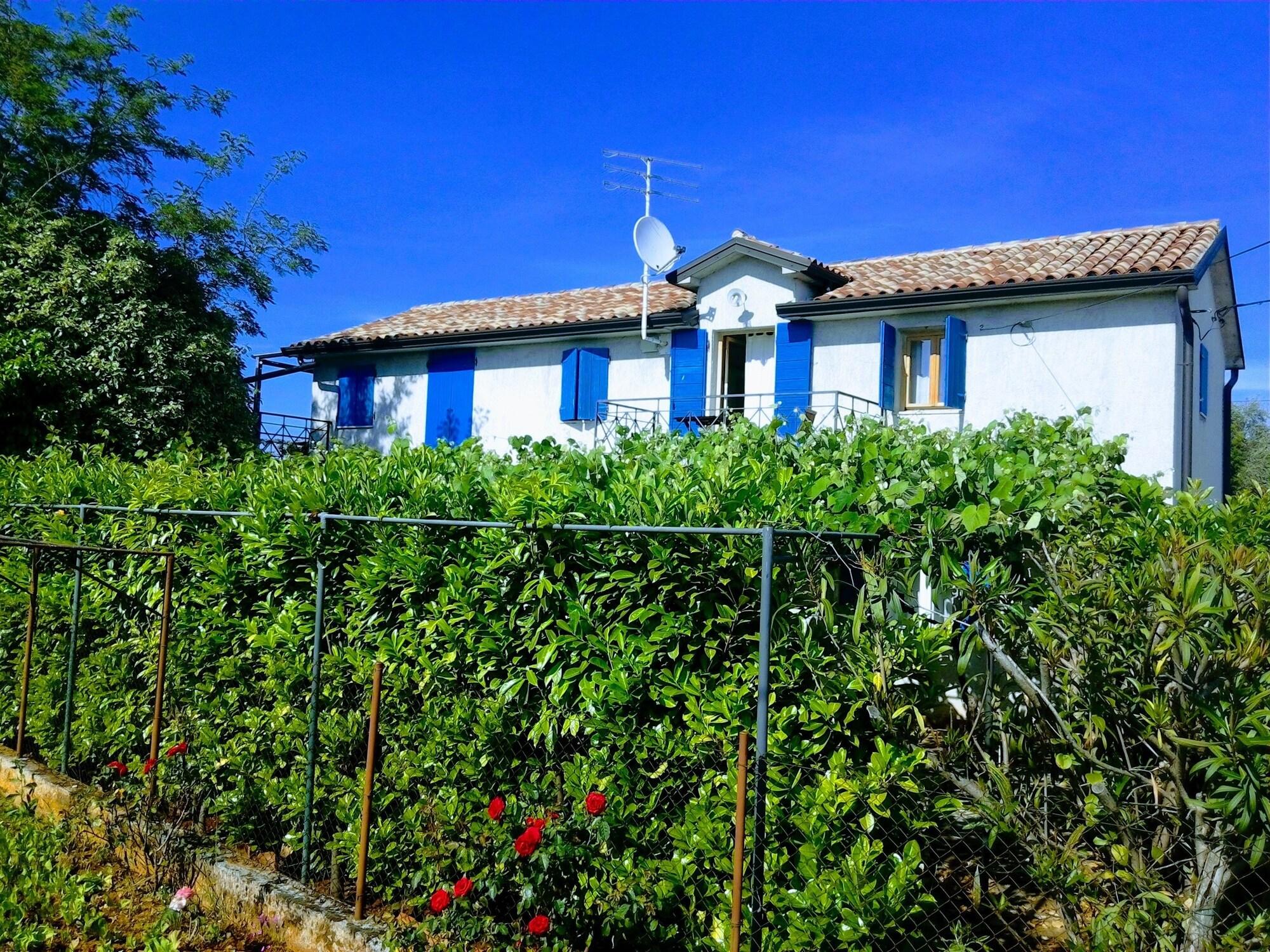 Vista Exterior Apartments Ivas