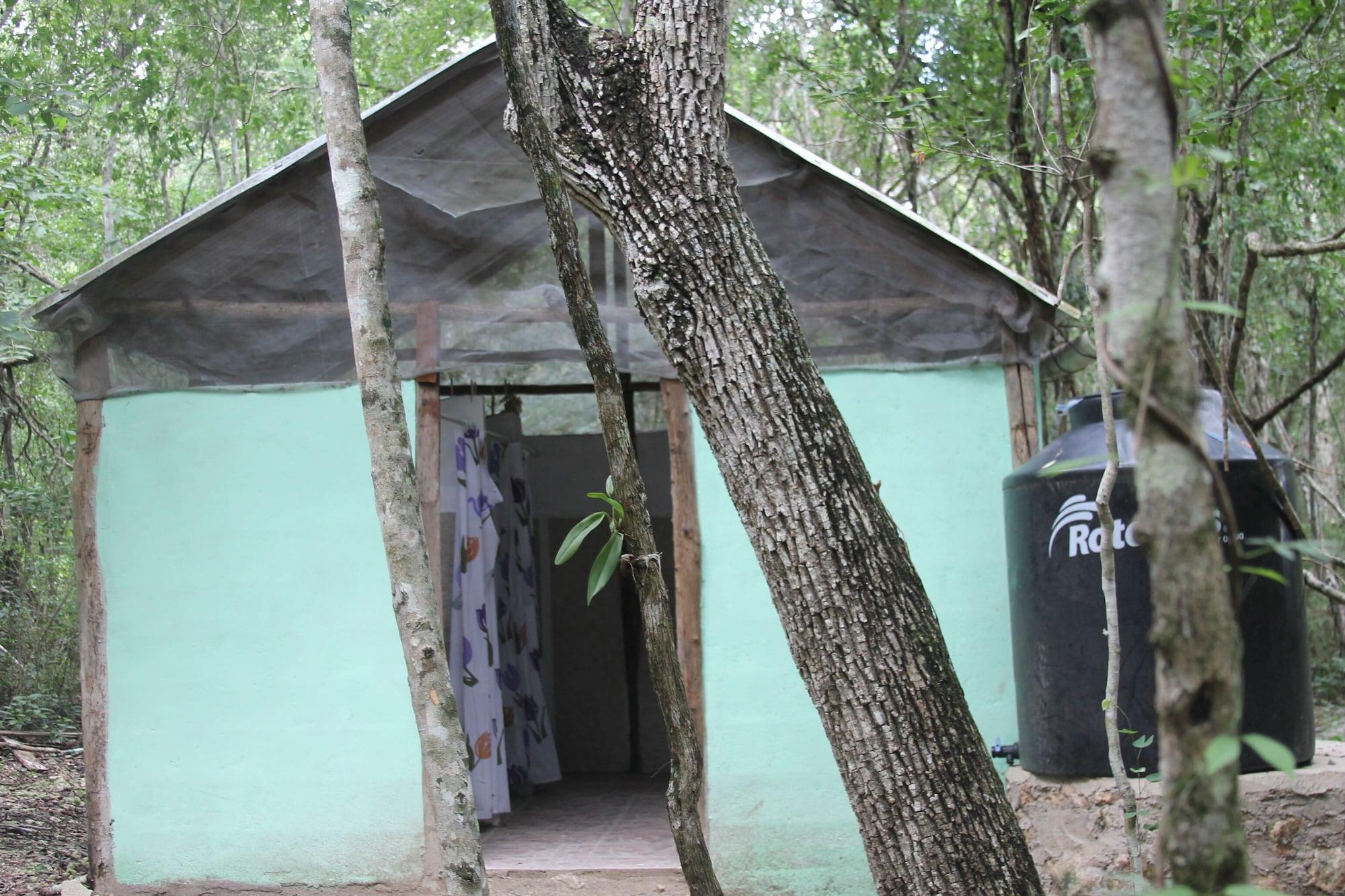Equipamiento de Habitación Campamento Yaaxche en Calakmul