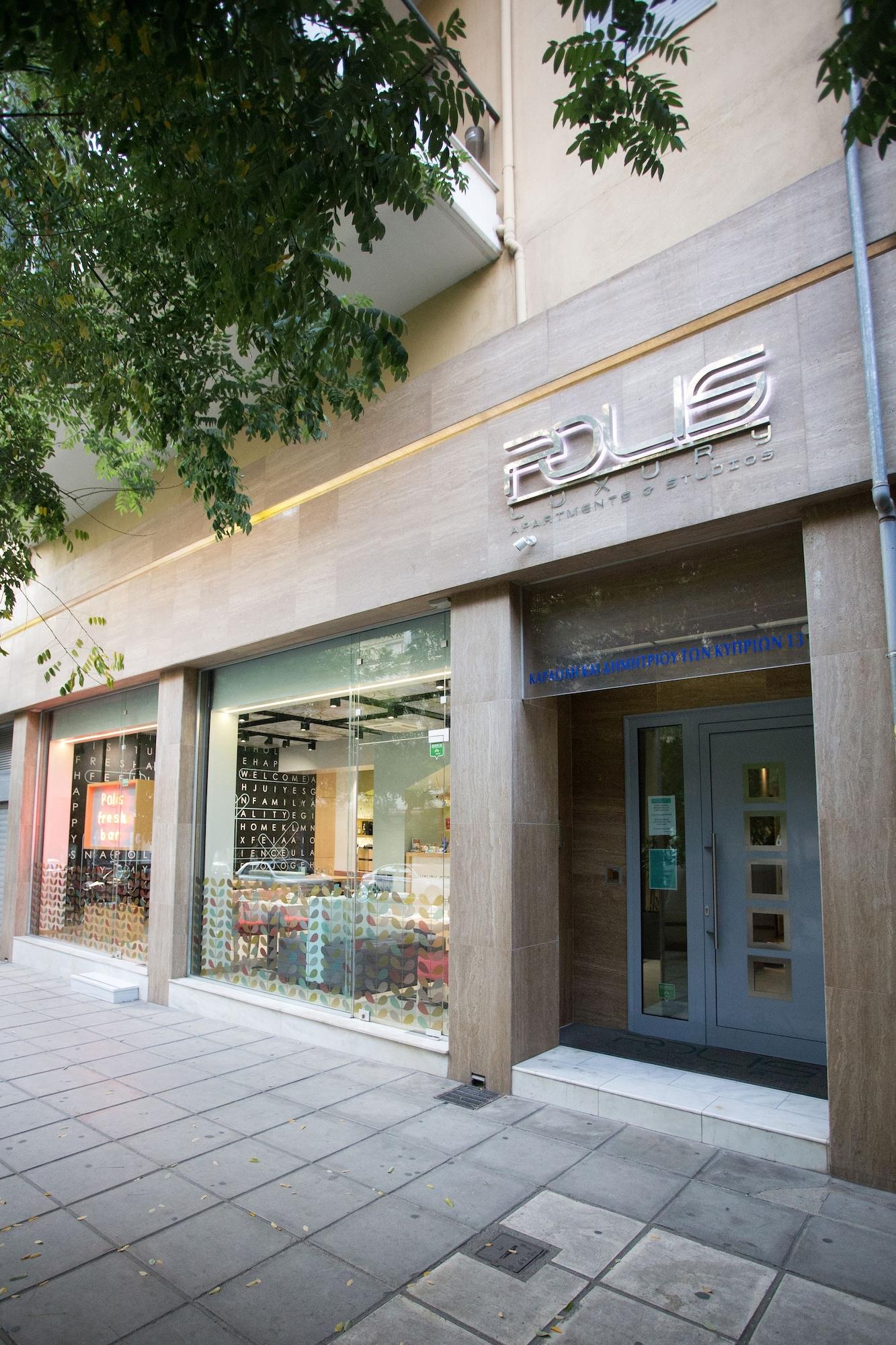 Vista Exterior Polis Apartments