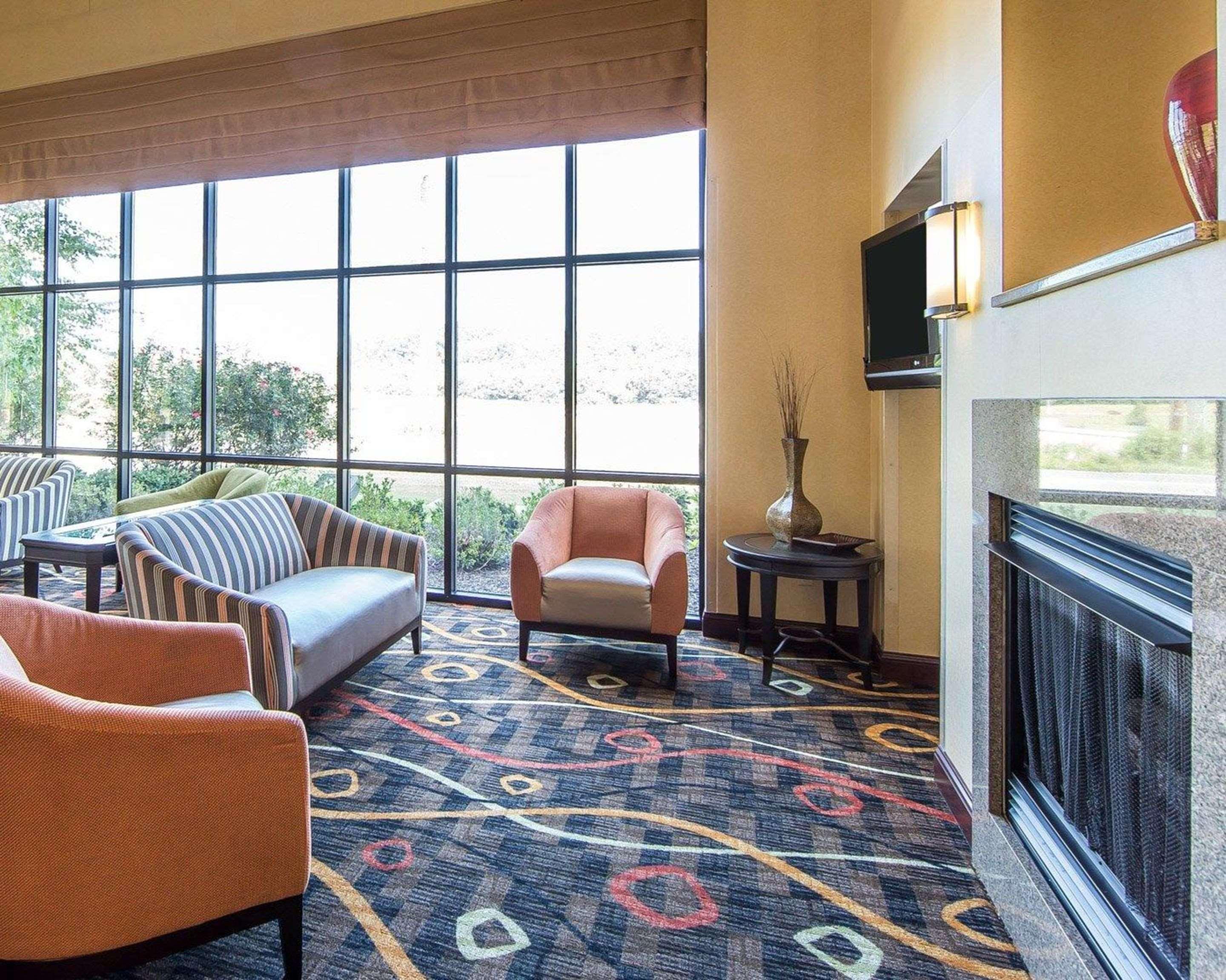 Vista Lobby Comfort Suites Kodak Sevierville