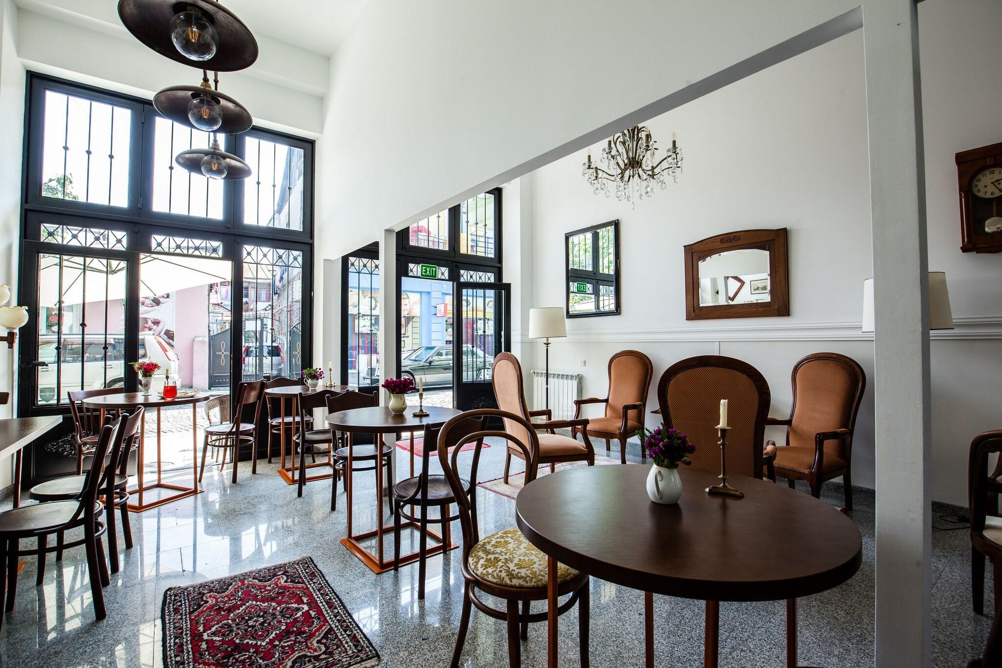 Bar/Salón Hotel N16