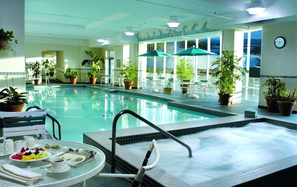 Vista Piscina Marriott Niagara Falls Fallsview Hotel & Spa