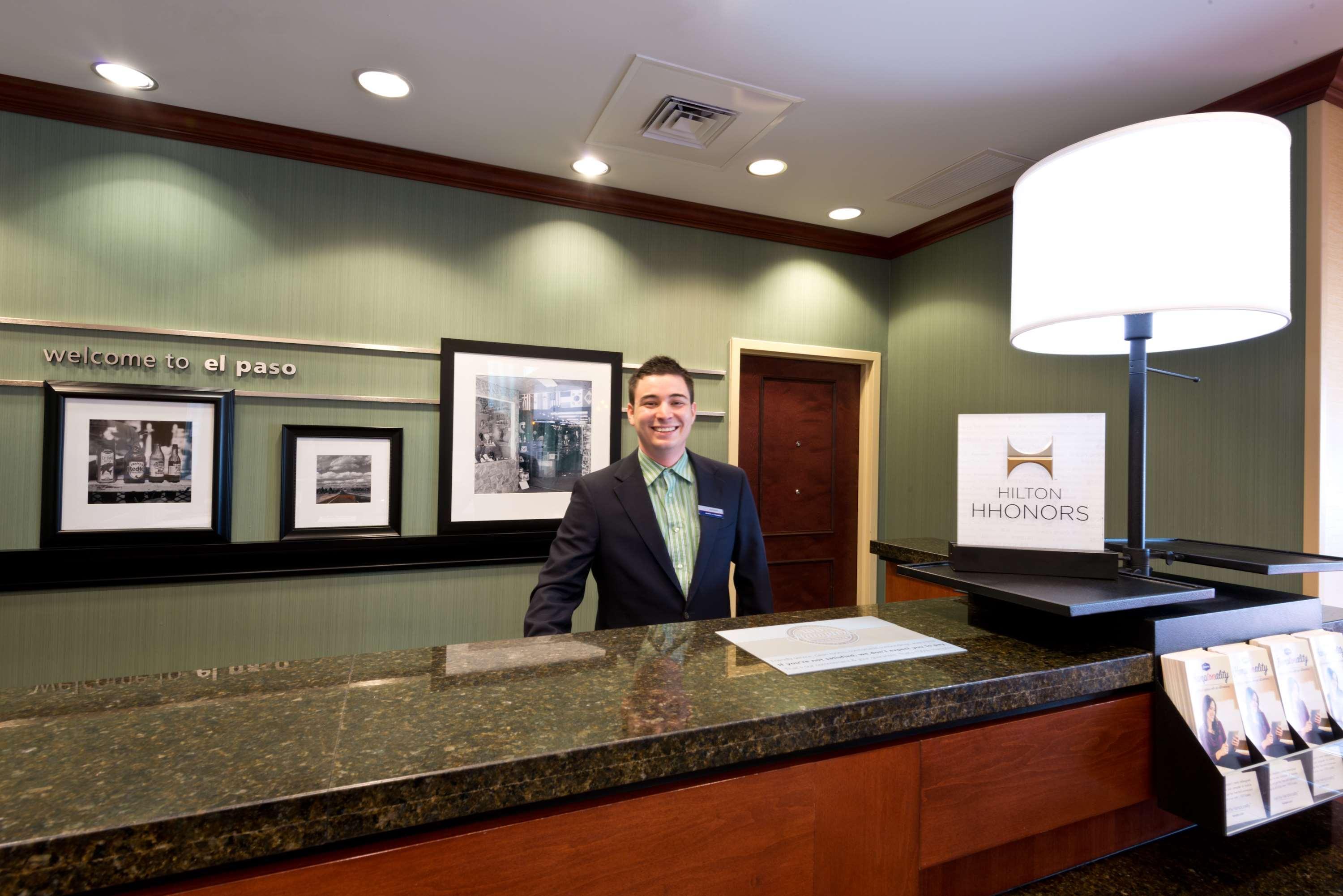 Vista Lobby Hampton Inn & Suites El Paso West