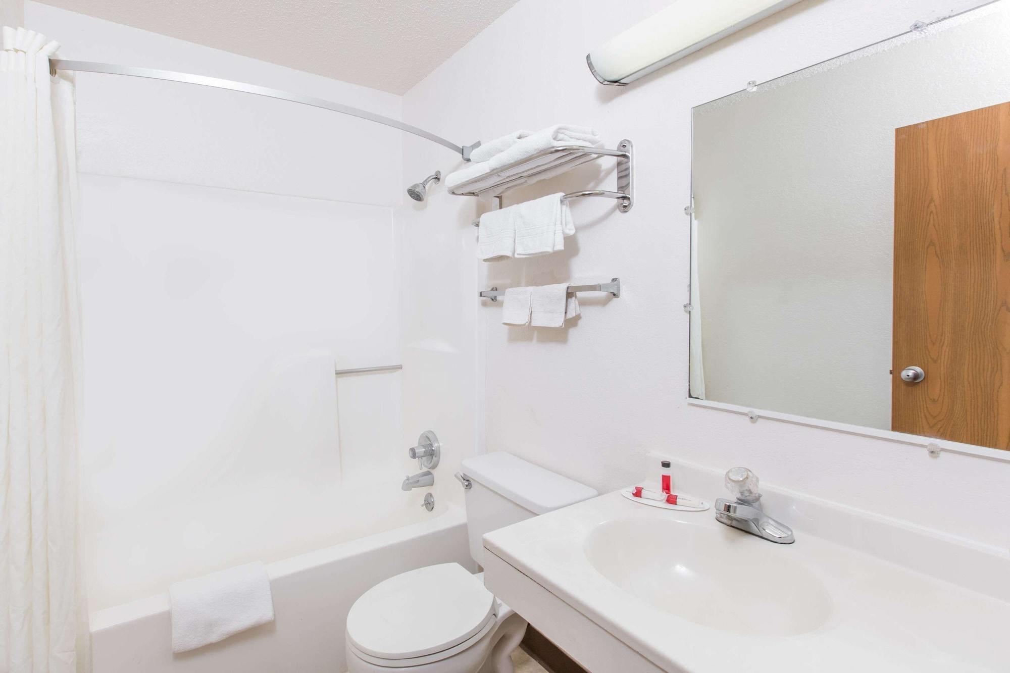 Equipamiento de Habitación Super 8 by Wyndham Wayne