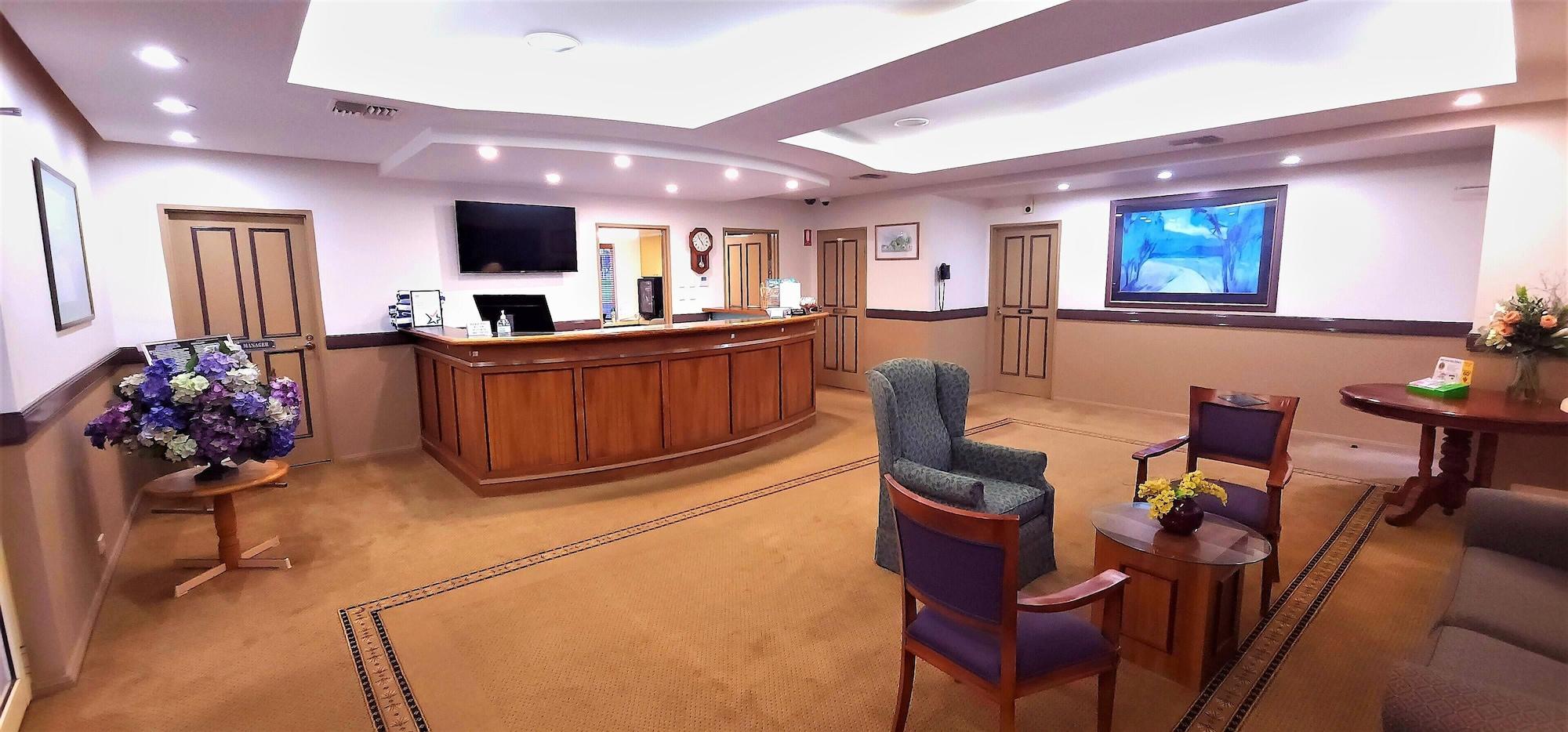 Vista Lobby Young Federation Motor Inn