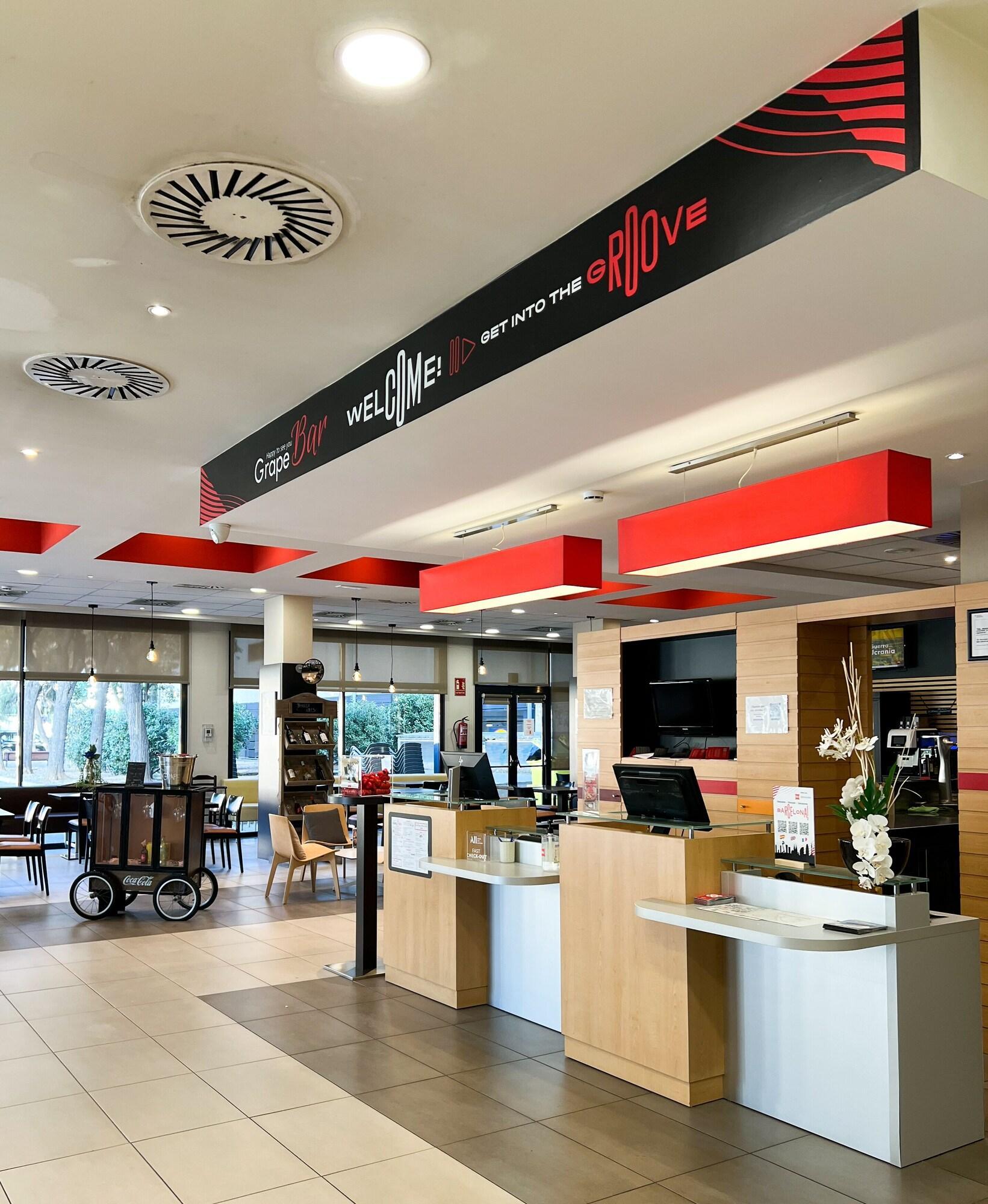 Vista Lobby ibis Barcelona Ripollet