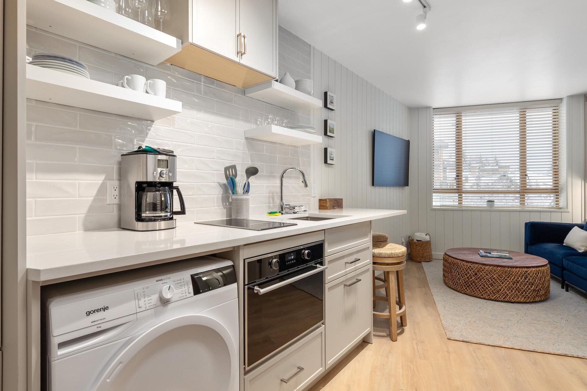 Vista Exterior Cascade Lodge - Studio Suite