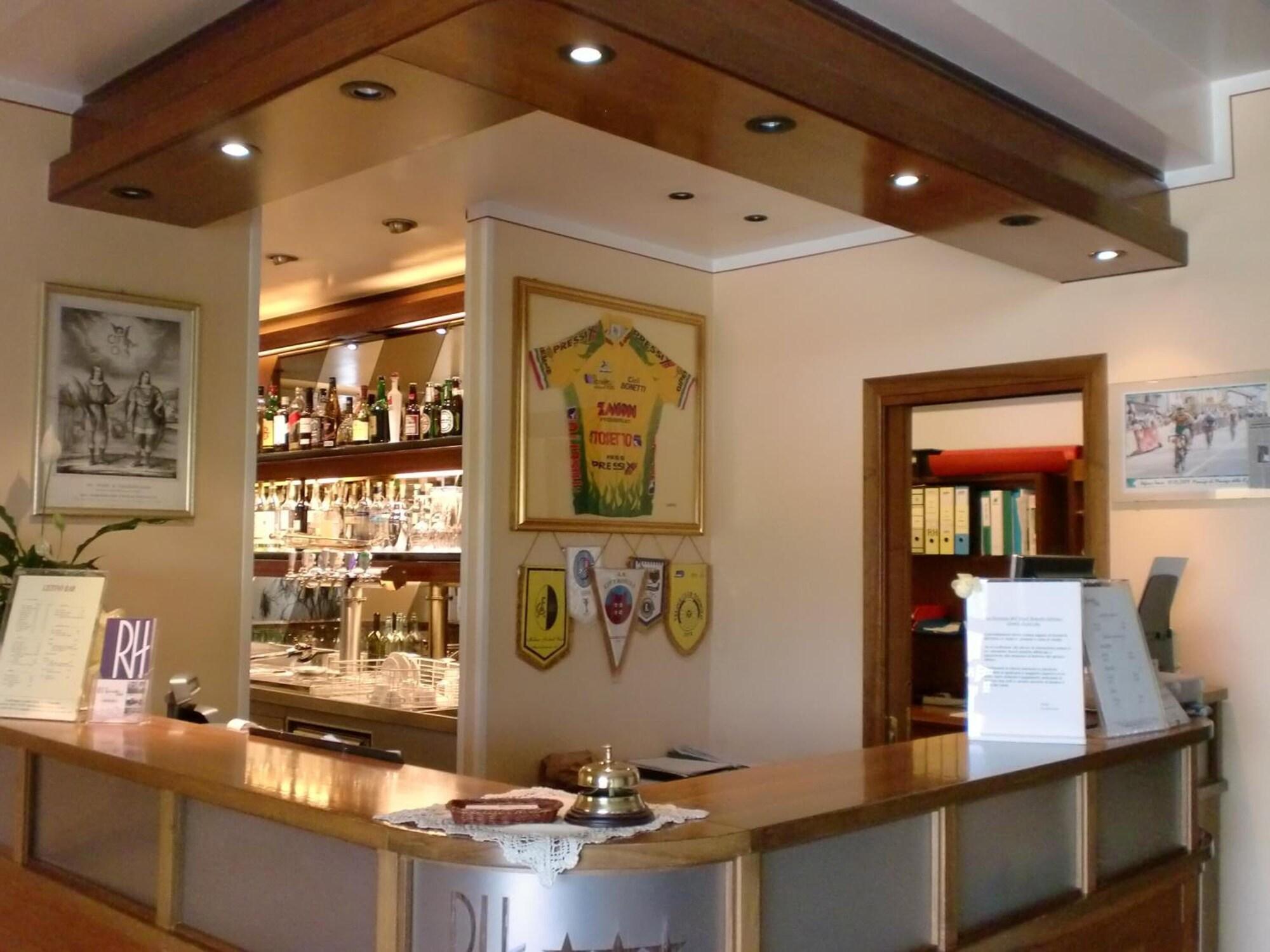 Bar/Salón Hotel Rometta