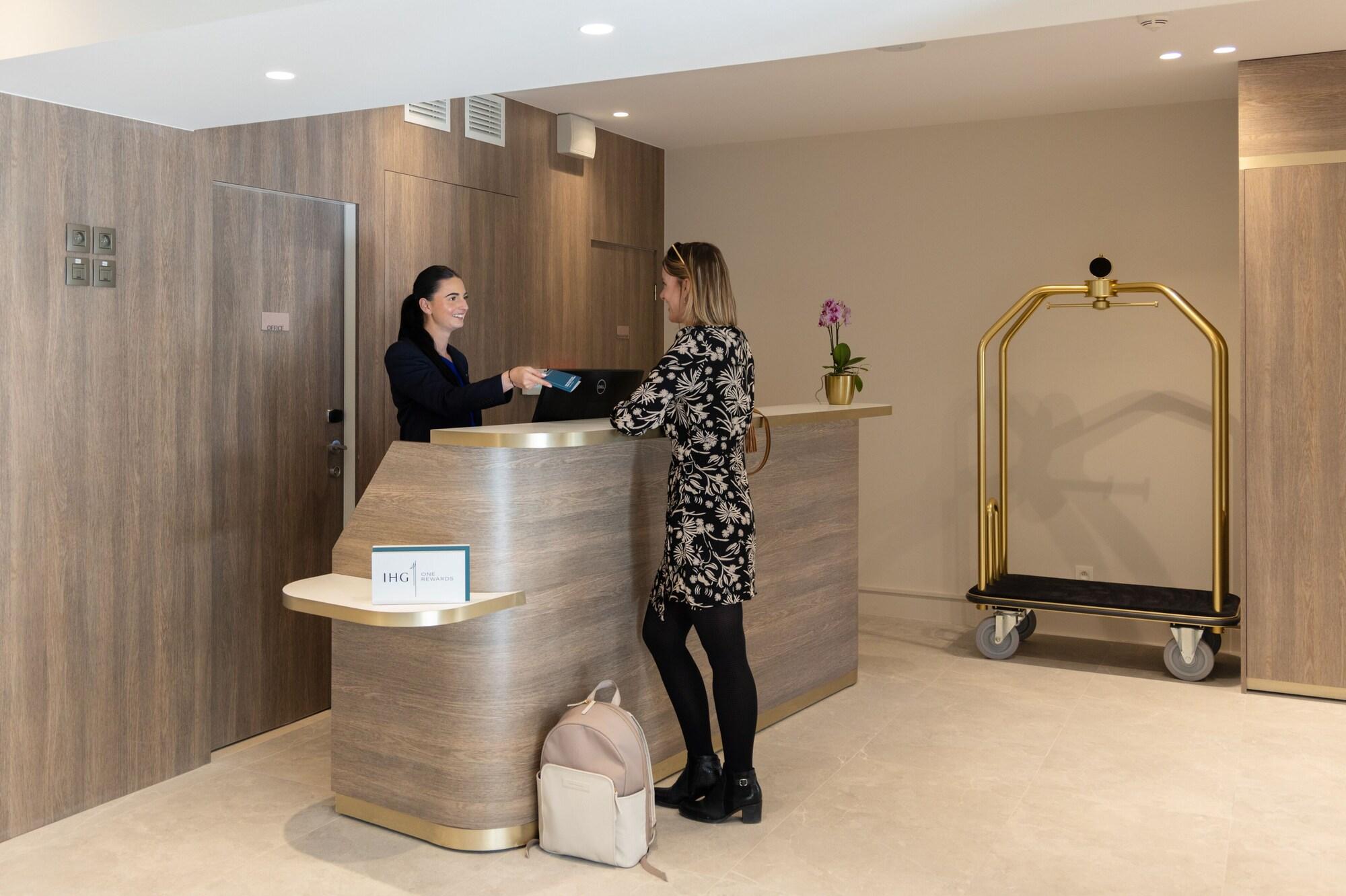 Vista Lobby Staybridge Suites Cannes Centre by IHG