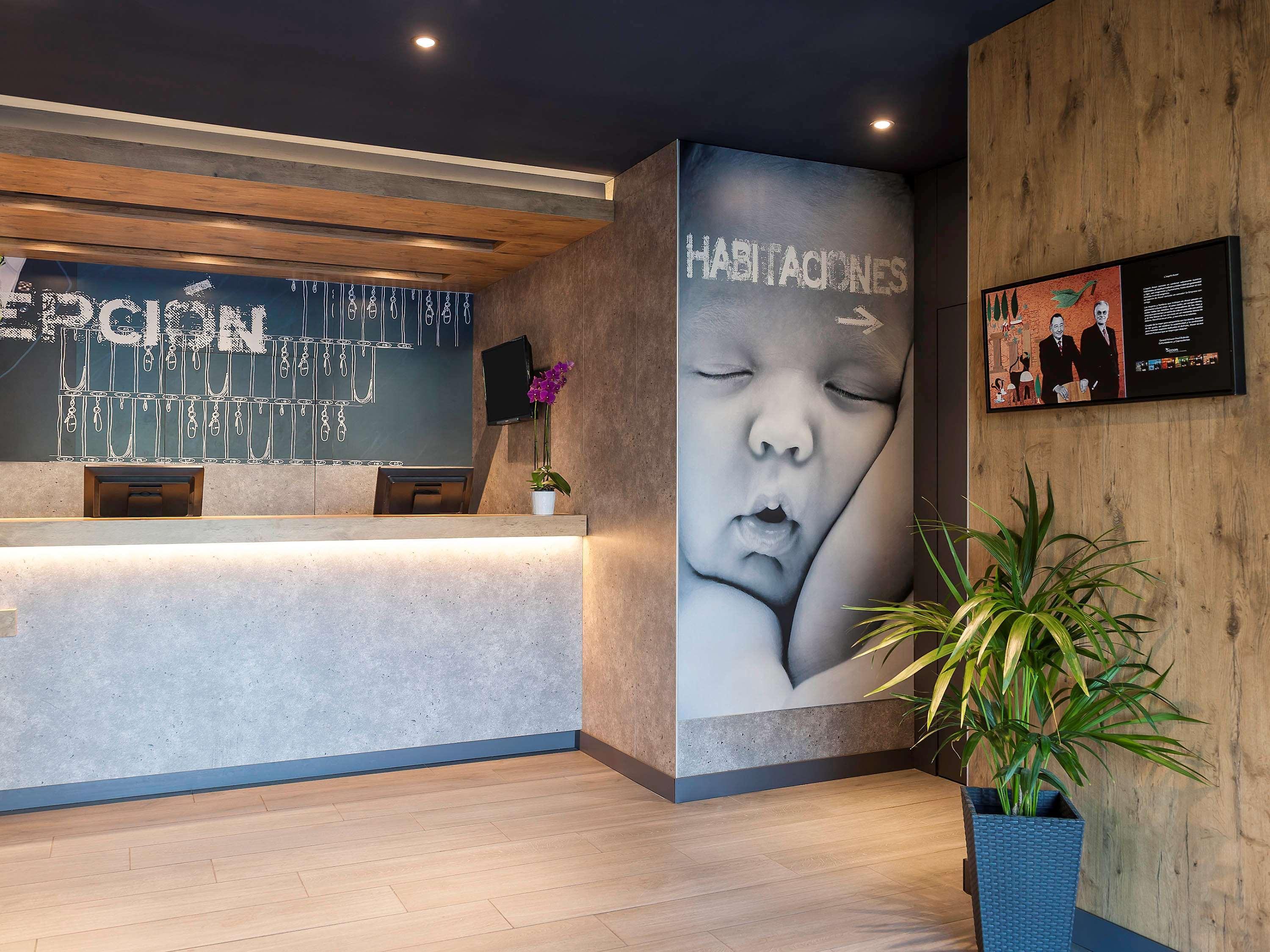 Vista Exterior Ibis Budget Madrid Calle 30