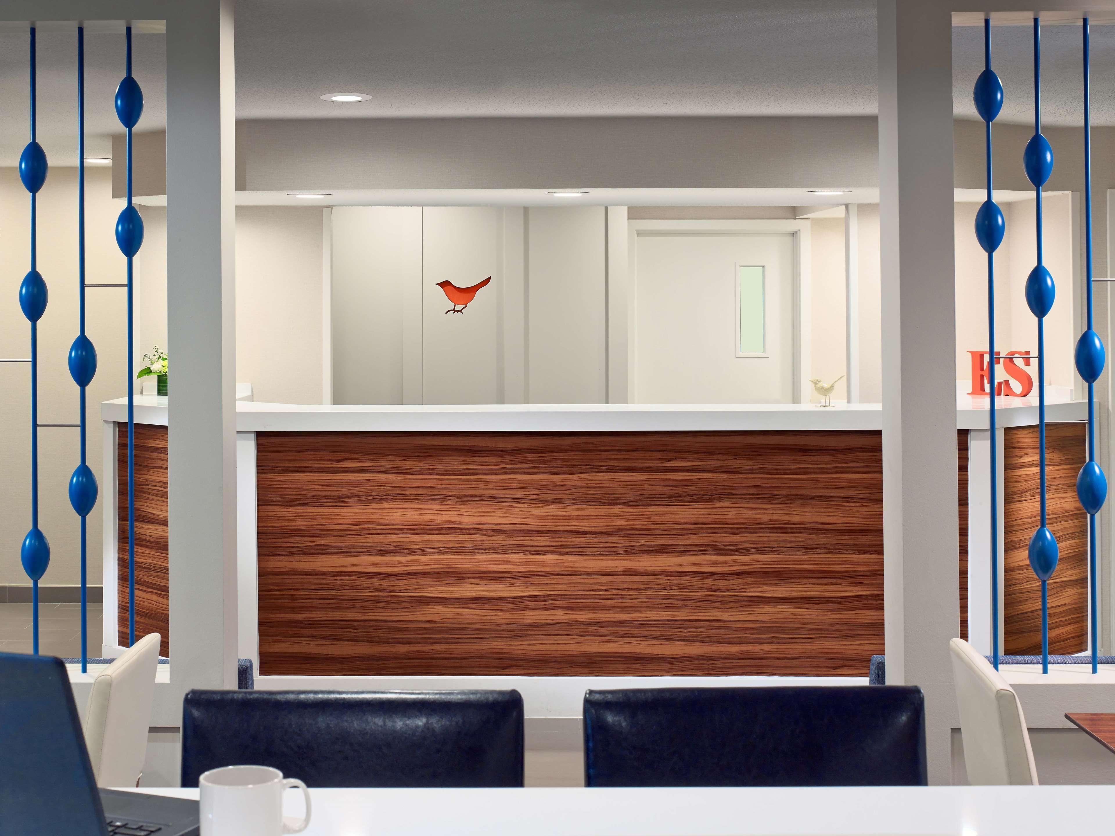 Vista Lobby Sonesta ES Suites Cincinnati - Blue Ash