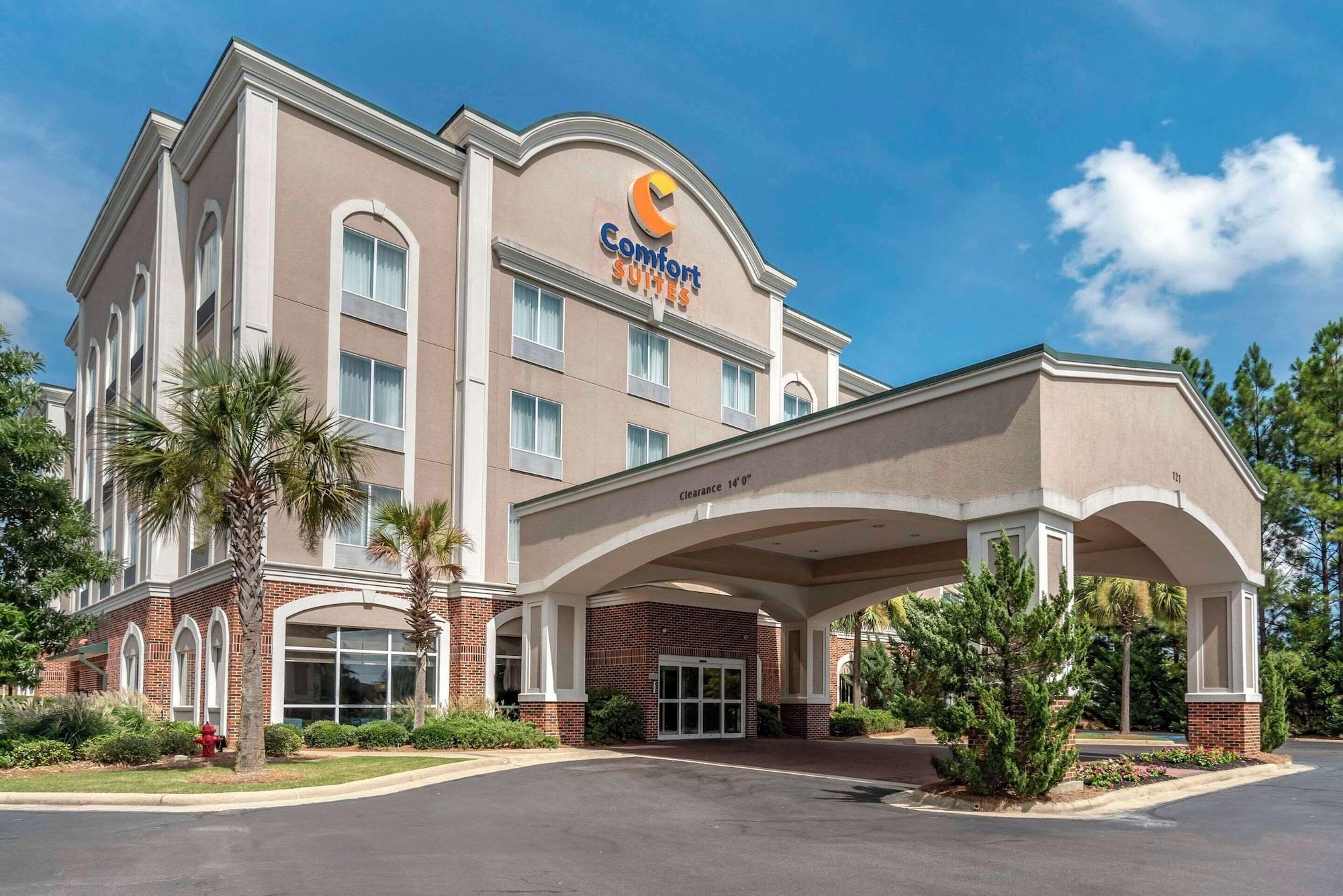 Vista Exterior Comfort Suites Airport