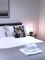 Alquiler Vacacional - Super Modern Serviced Apartment in City Centre