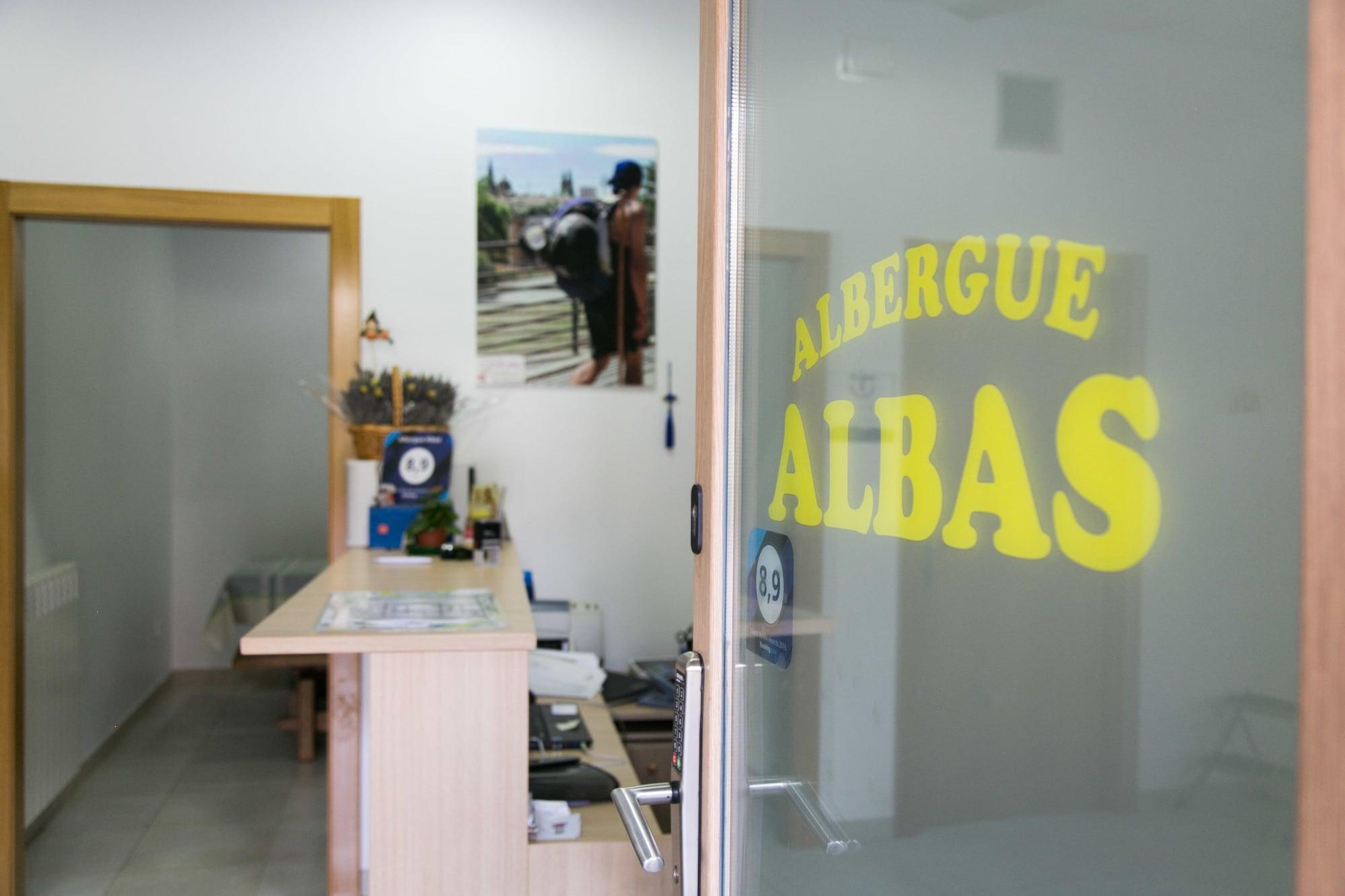 Vista Lobby Albergue Albas - Hostel