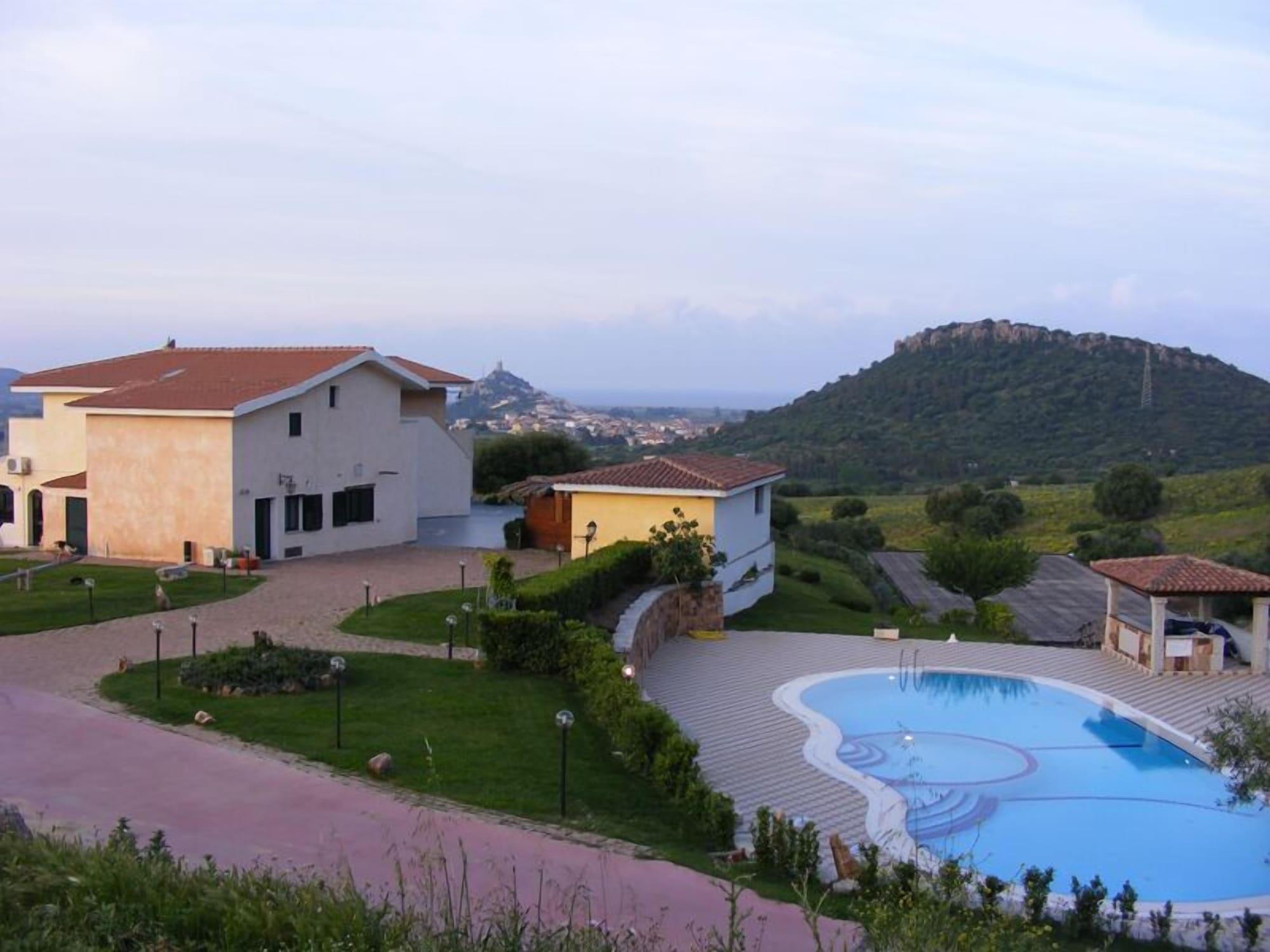 Varios Agriturismo Su Vrau
