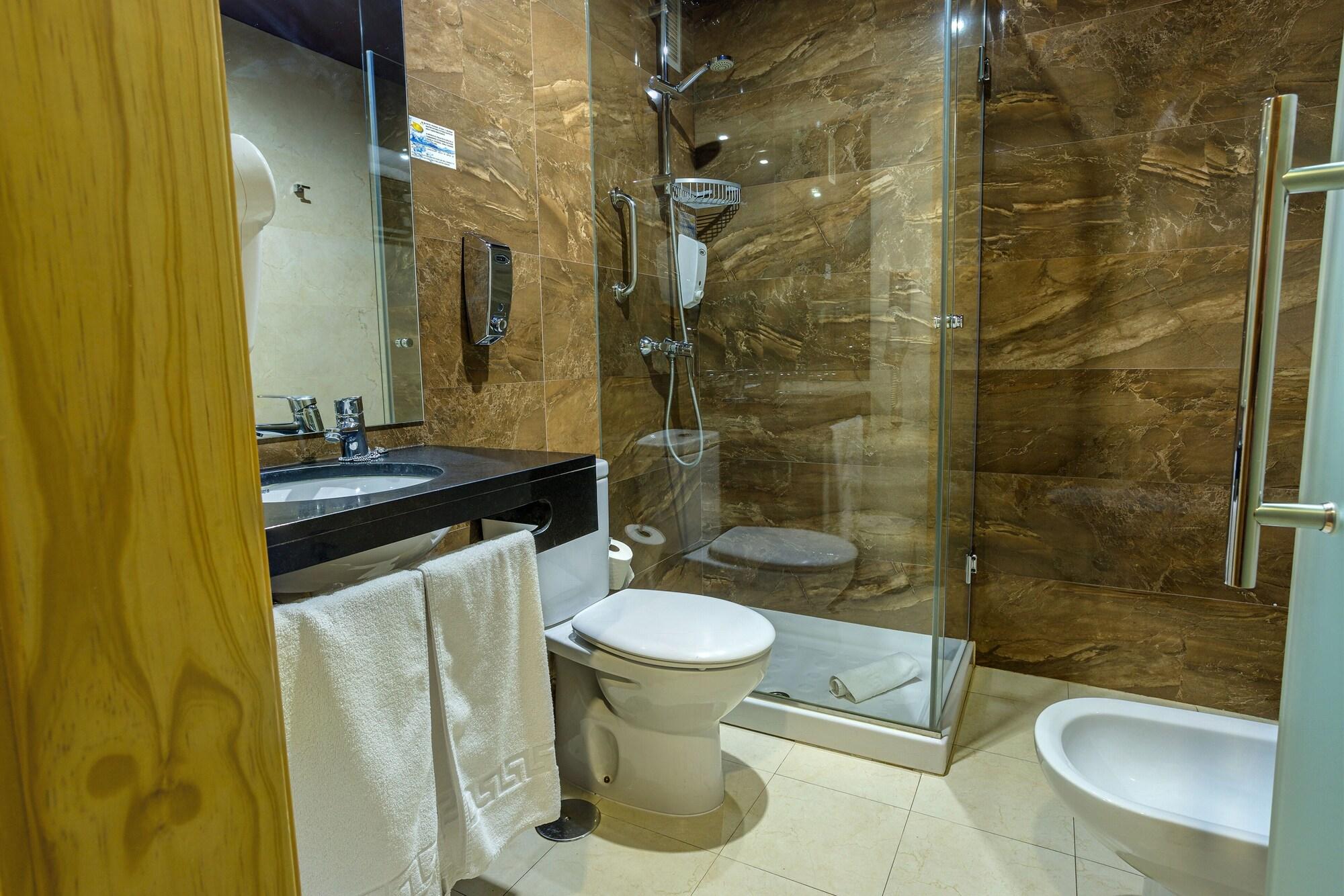 Varios Hotel Navarro