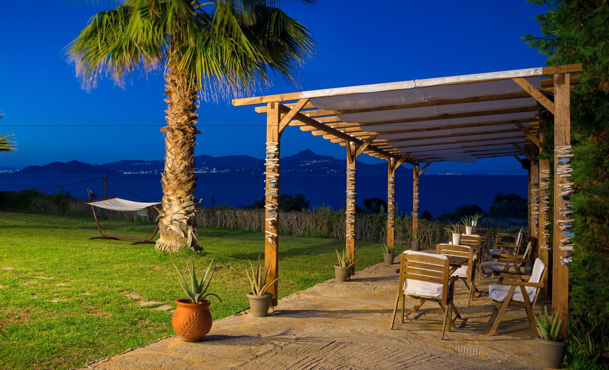 Vista Lobby Cavo Petra