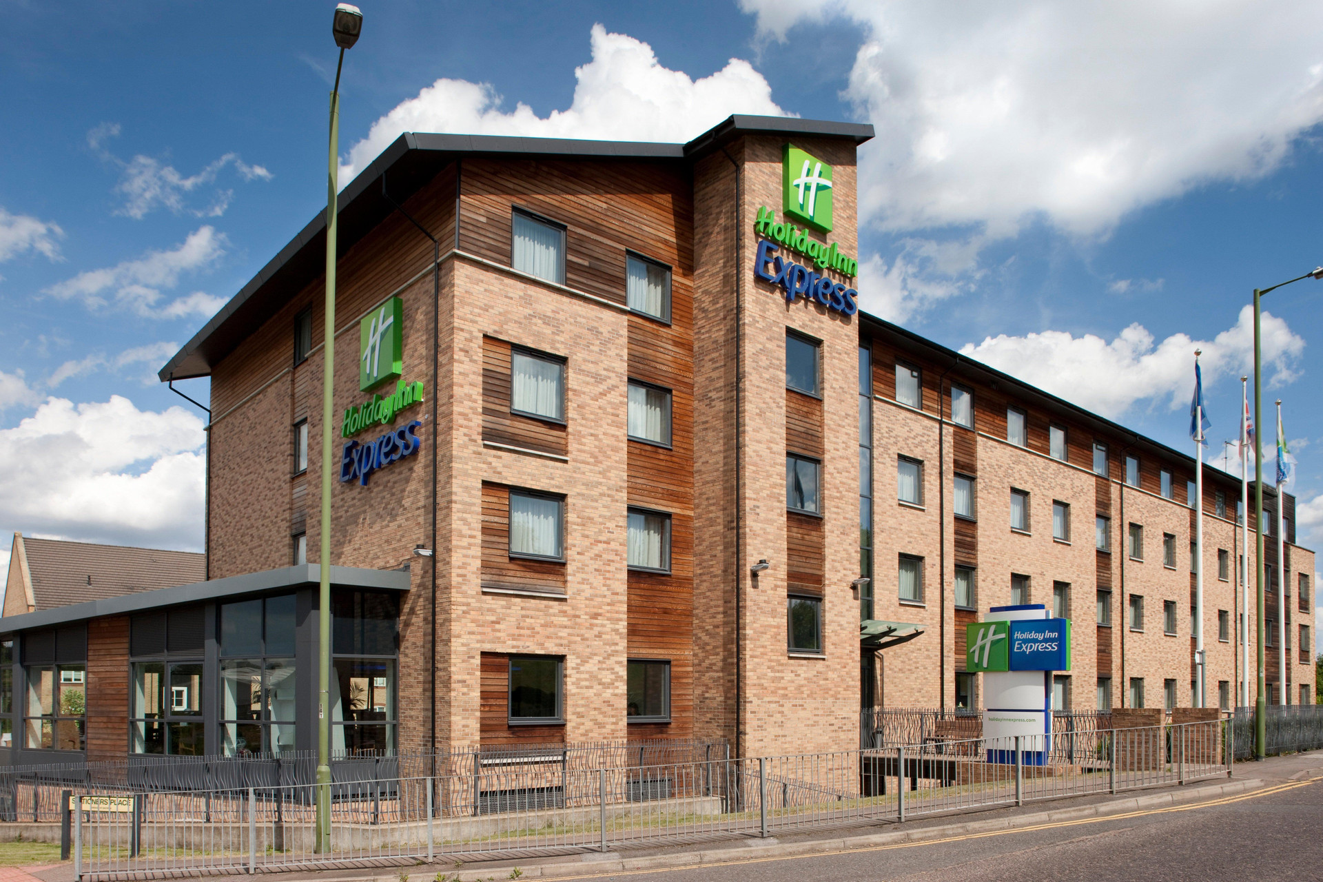 Vista Exterior Holiday Inn Express Hemel Hempstead by IHG