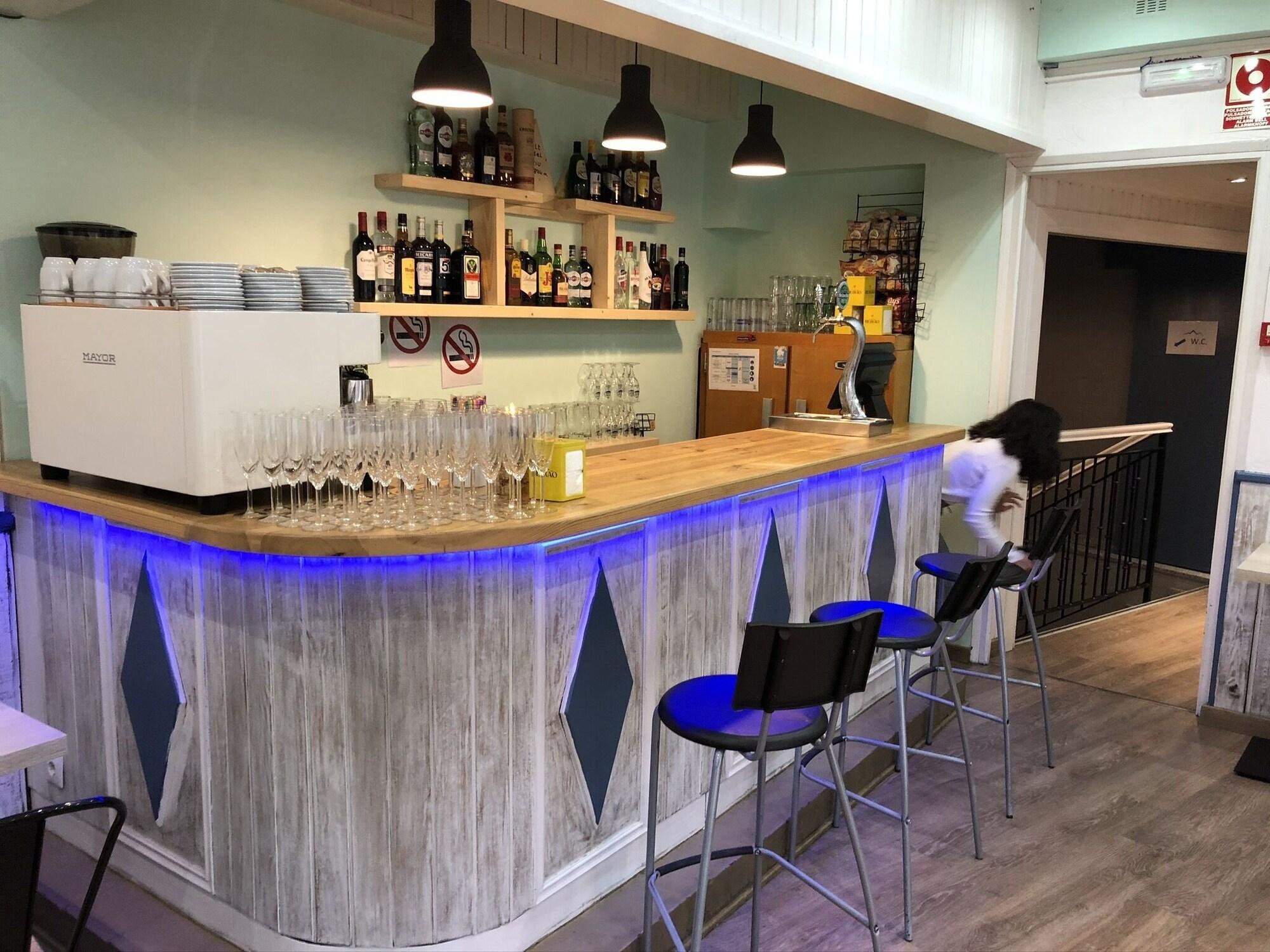 Bar/Salón Hotel Griu