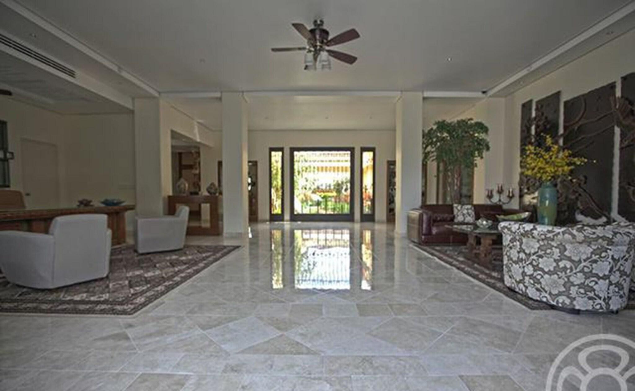 Vista Lobby Santuario Diegueño