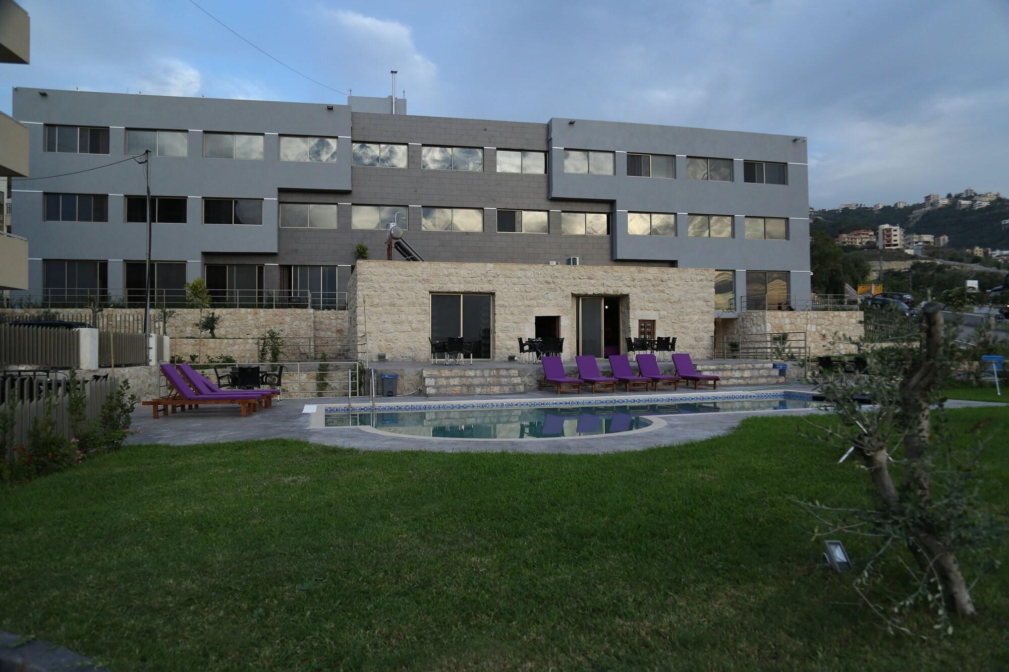 Varios VU'Z Hotel Apt
