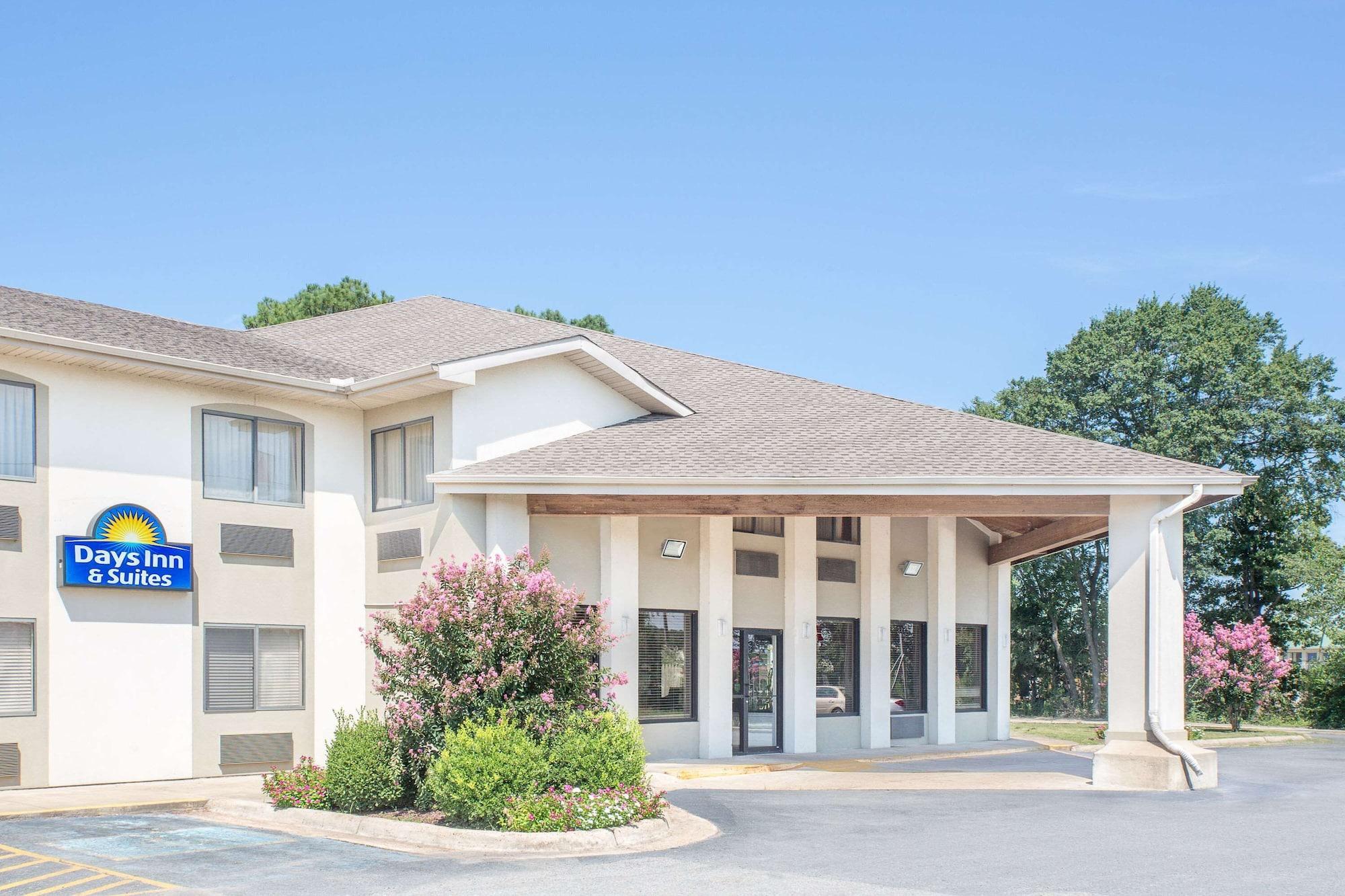 Varios Days Inn & Suites by Wyndham Brinkley