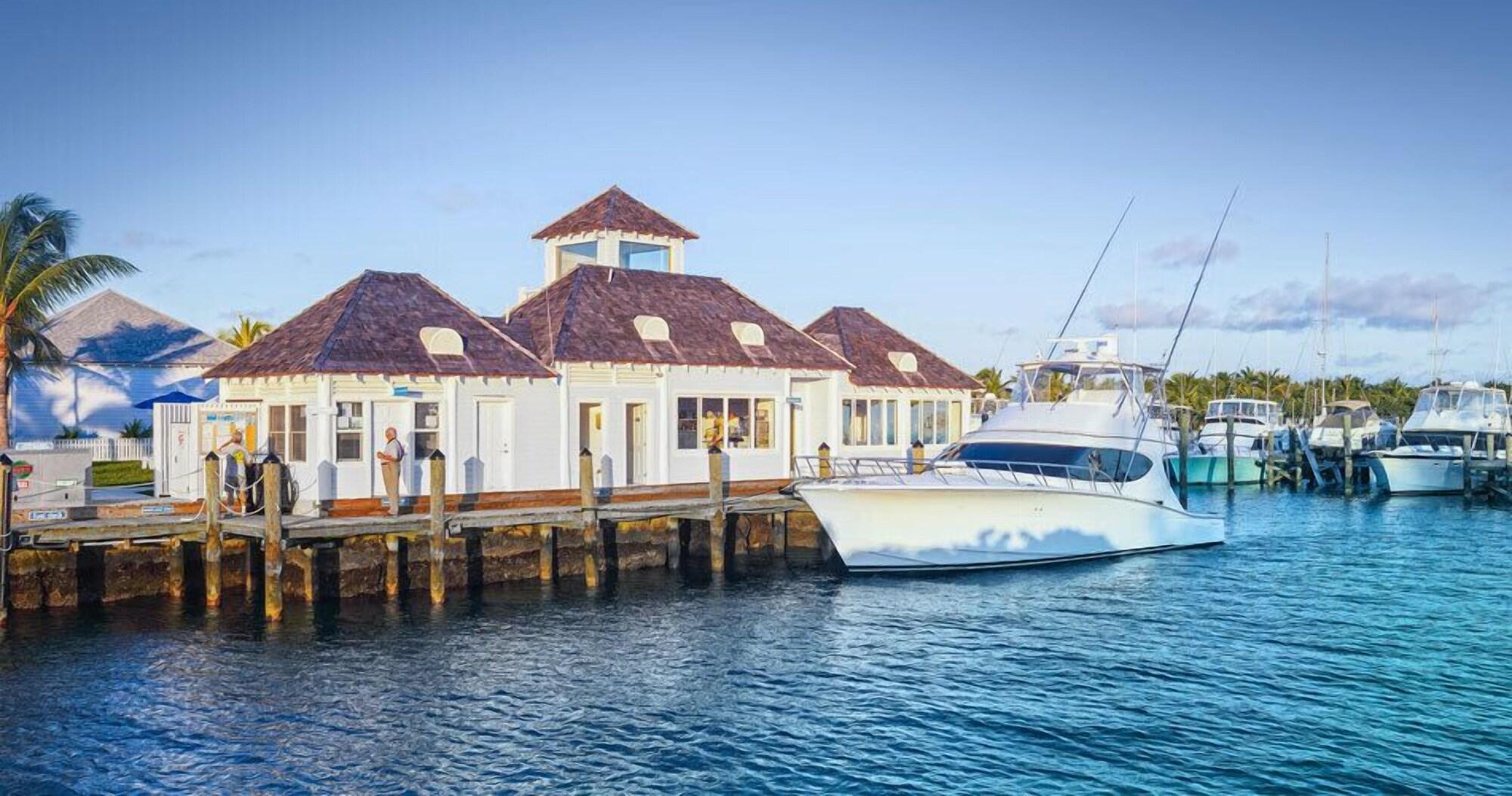 Restaurant Palm Cay Beach Club & Marina
