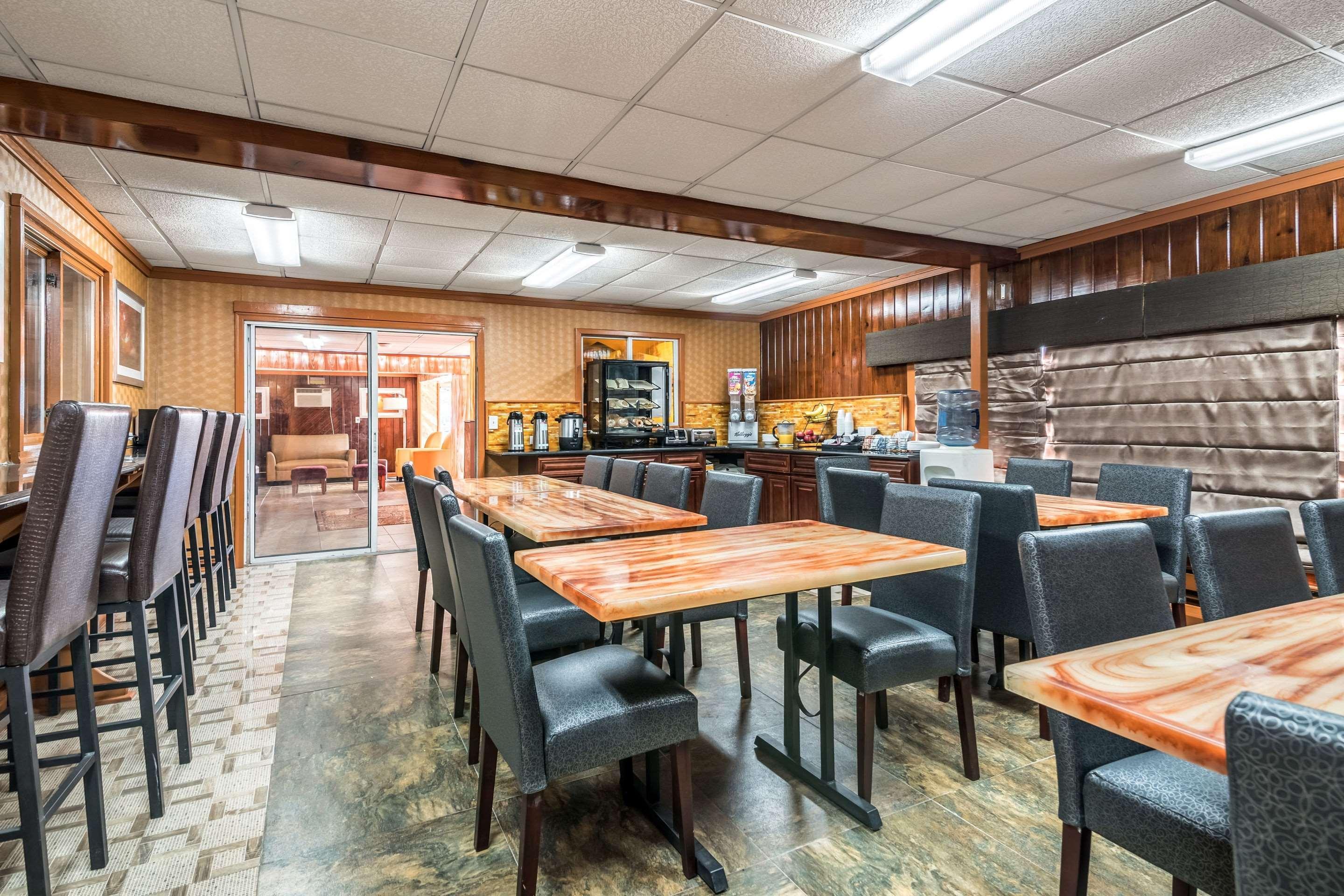 Restaurant Econo Lodge Rutland City Near Hwy 7