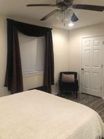 Alquiler Vacacional - Military Discount! Less than 5 mins to KAFB.  Across street to Biloxi Beach.