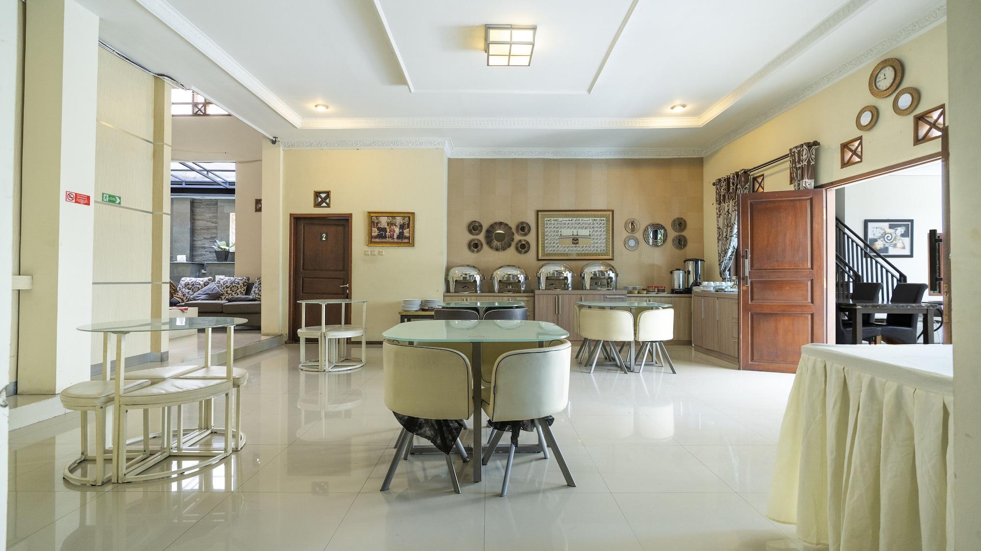 Restaurant Aleyra Hotel and Villa Garut