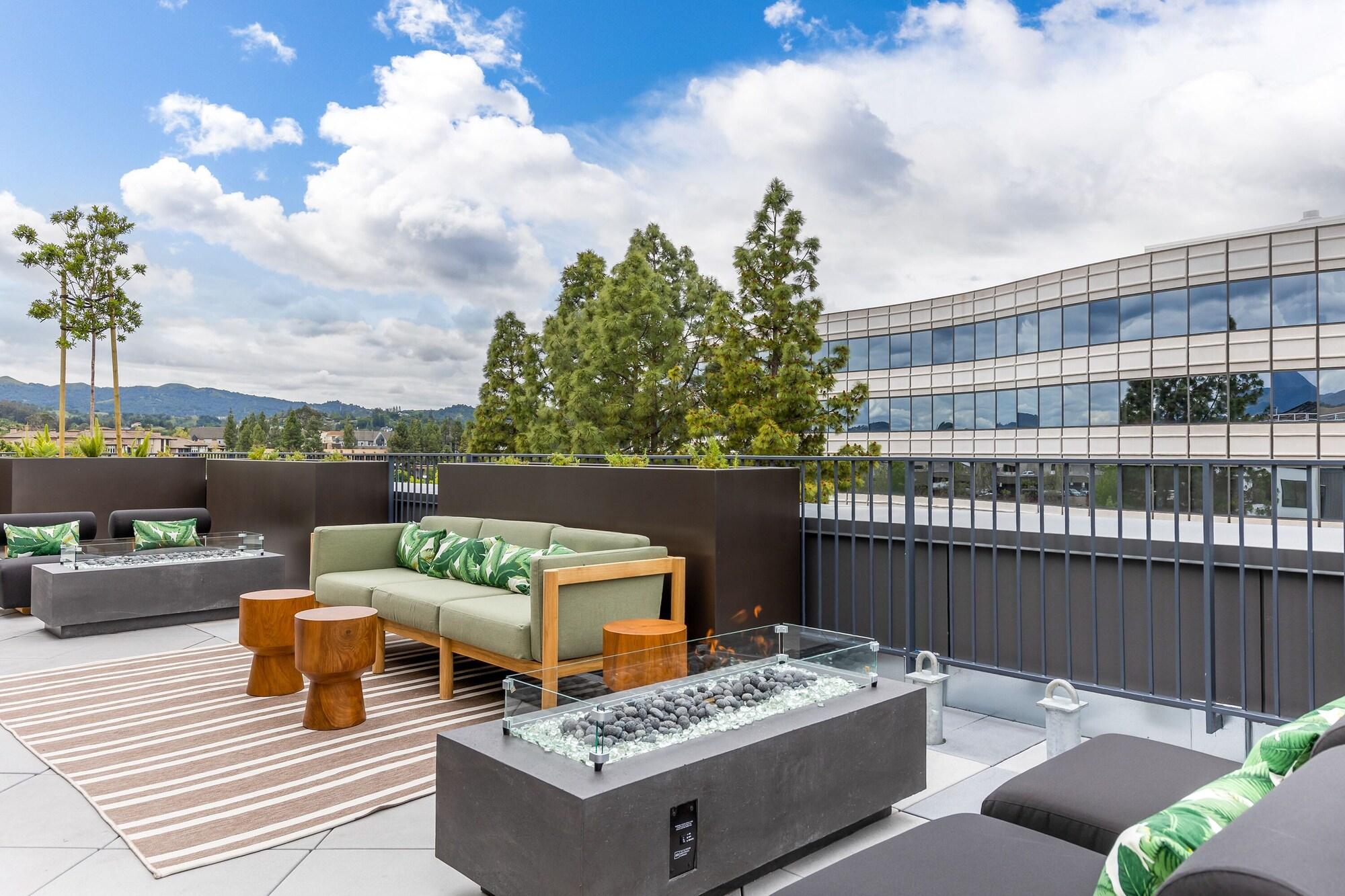 Varios The Rise Walnut Creek, a Sentral community