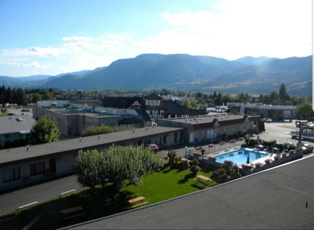 Varios Apple Tree Inn