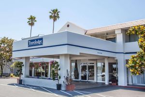 Alojamiento - Travelodge by Wyndham Monterey Bay