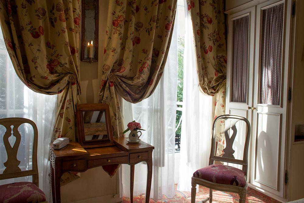 Hôtel Caron de Beaumarchais Paris Marais by null