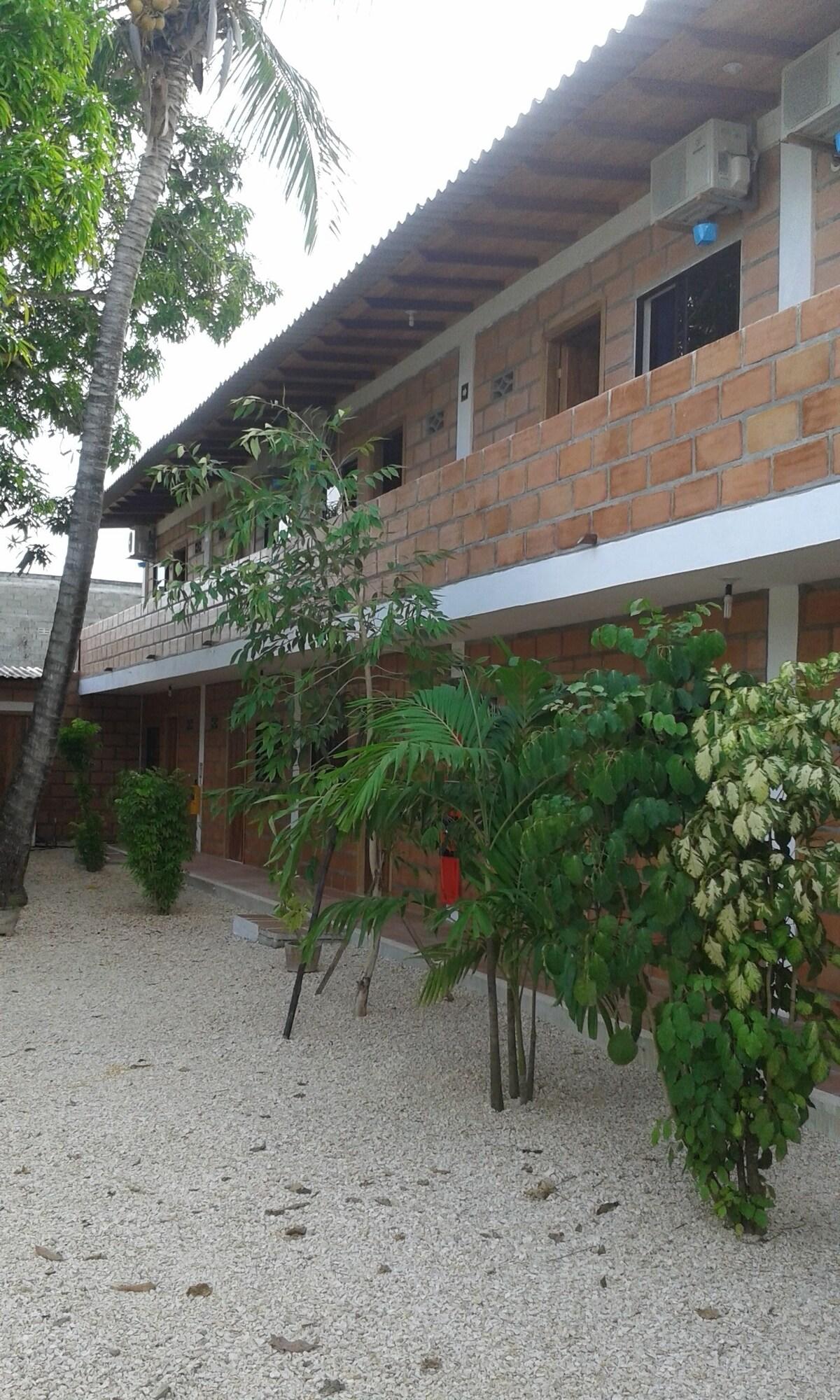 Vista Exterior Hotel Pizzeria Opera Tolu