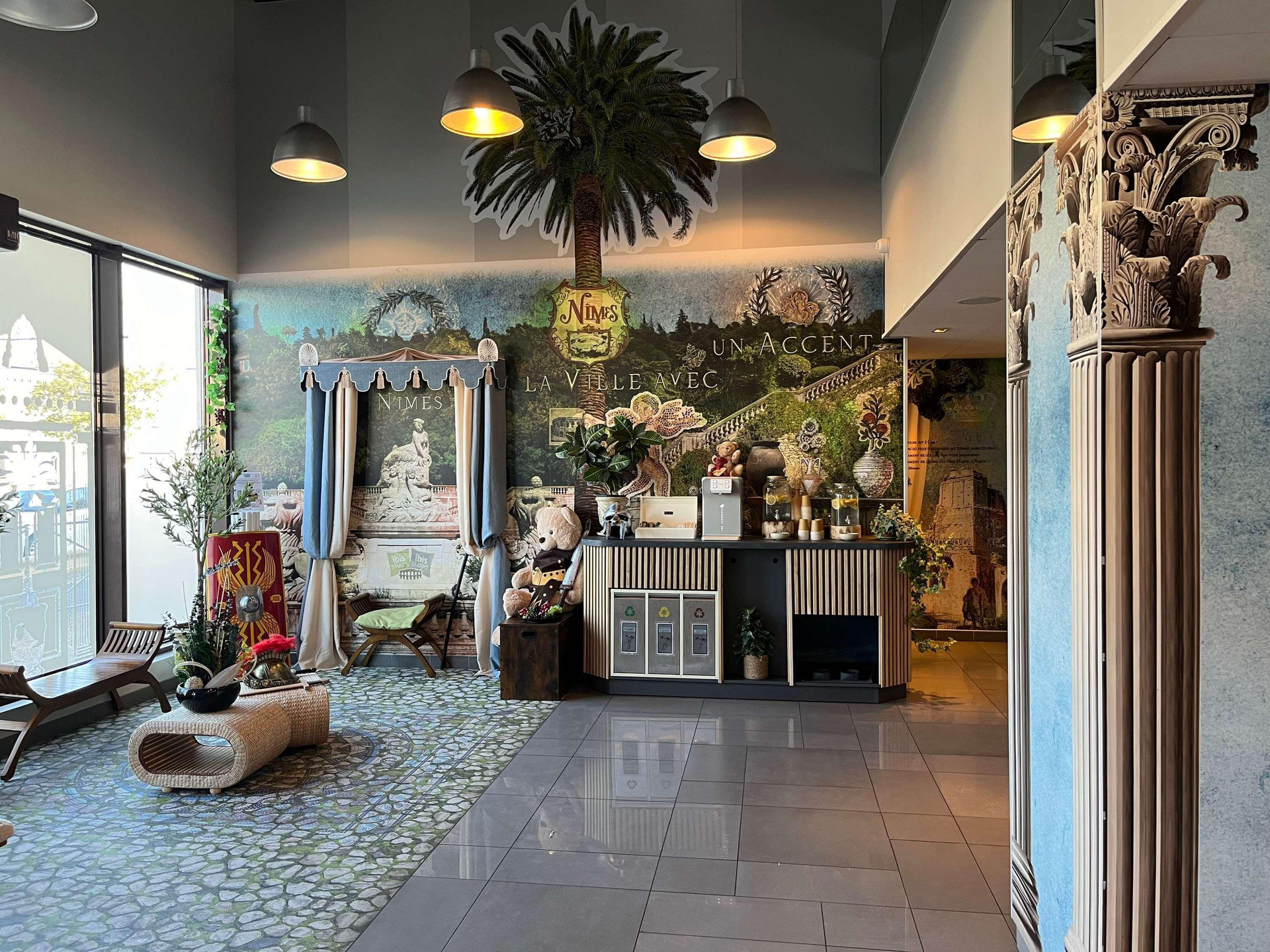 Vista Lobby ibis budget Nimes Centre Gare