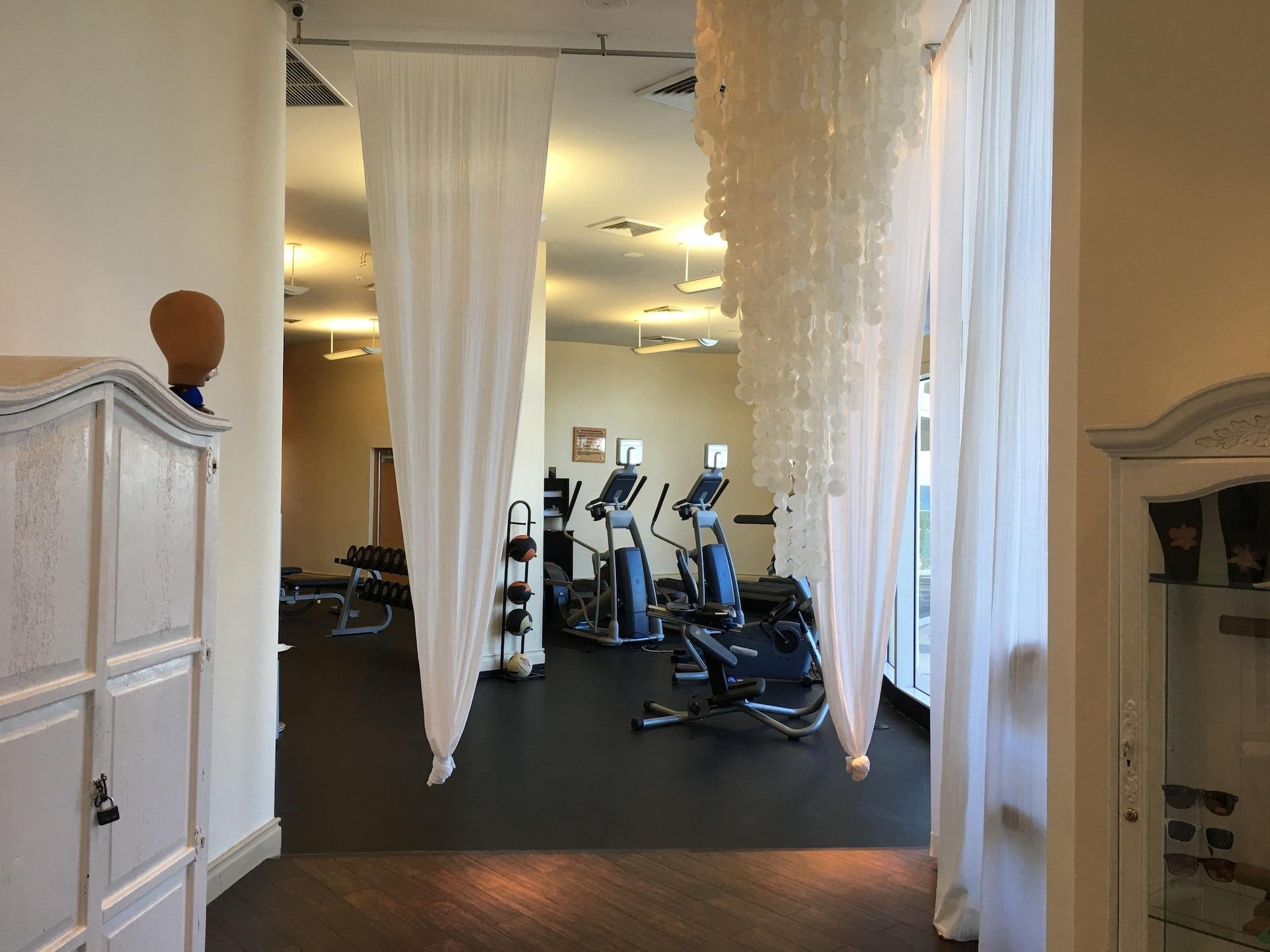 Gimnasio DoubleTree Resort & Spa by Hilton Ocean Point-N. Miami Beach