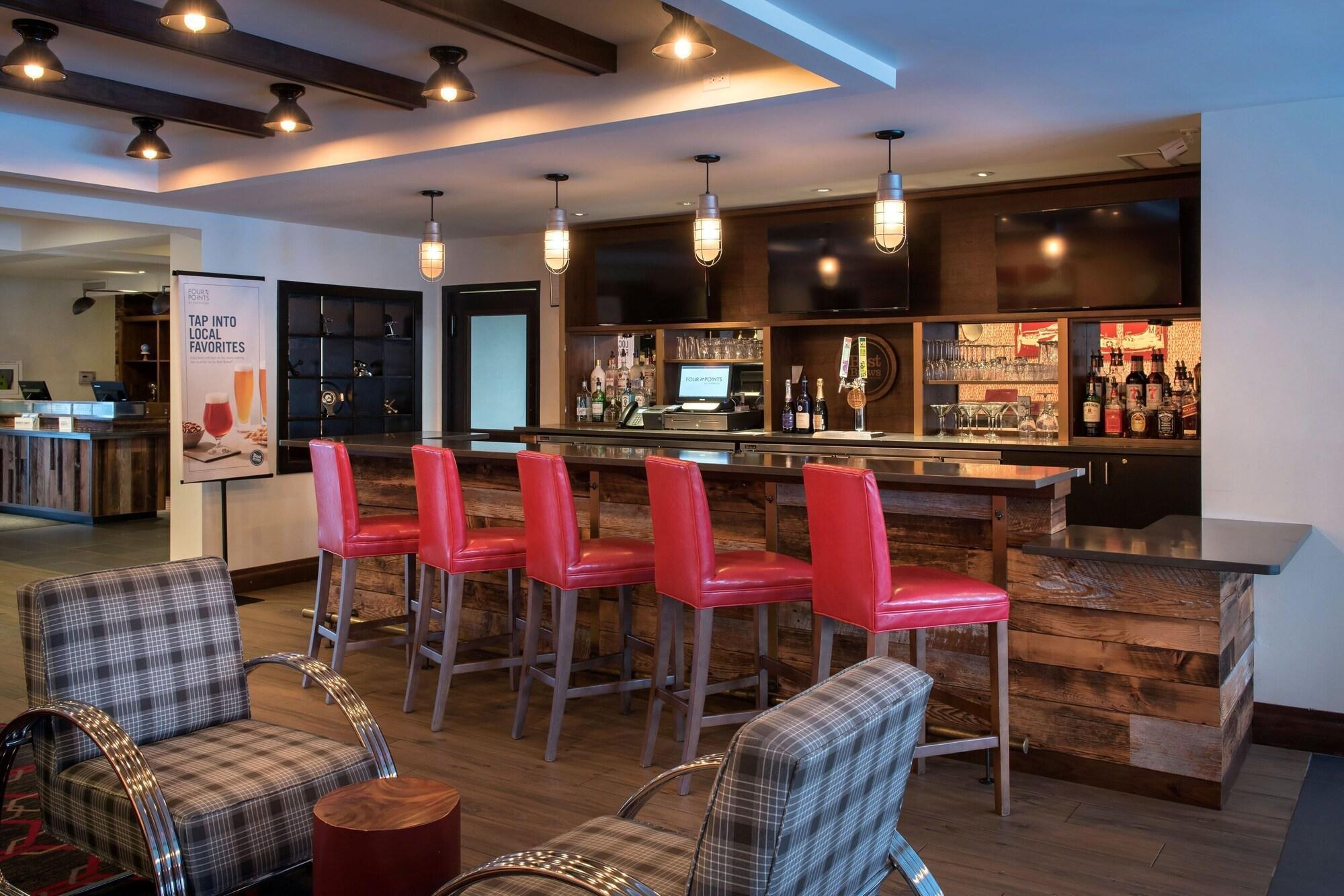 Restaurant The Crossroads Hotel, Newburgh