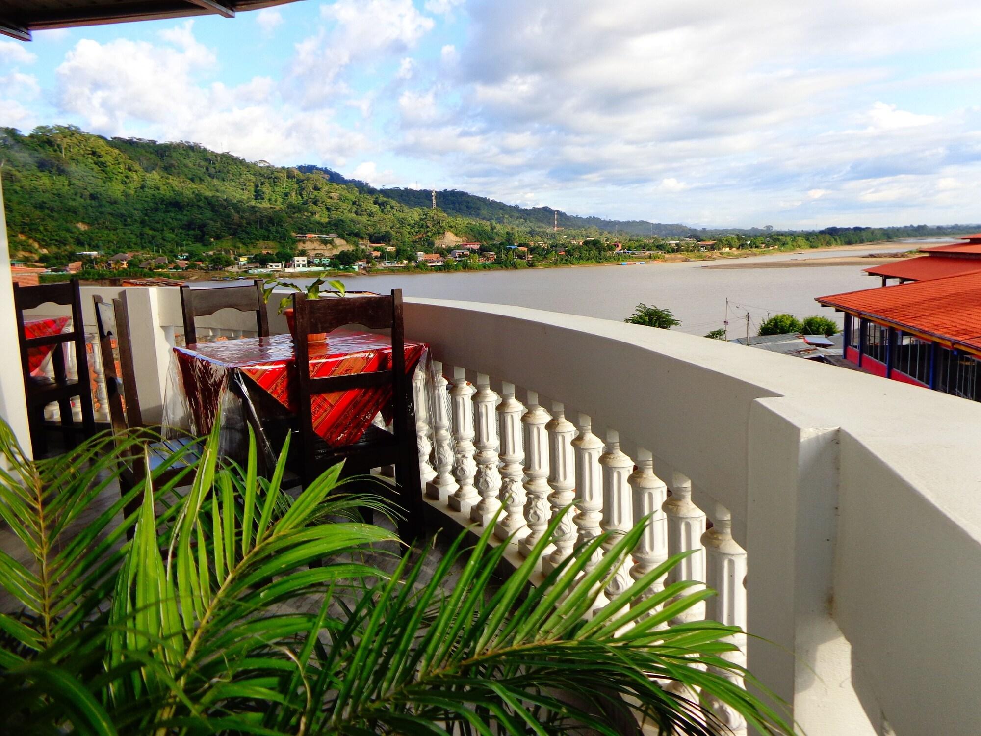 Varios Pampa & Selva Hotel