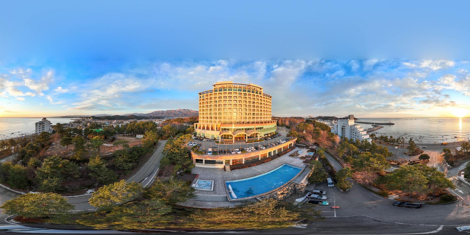 Vista Exterior Hotel Maremons