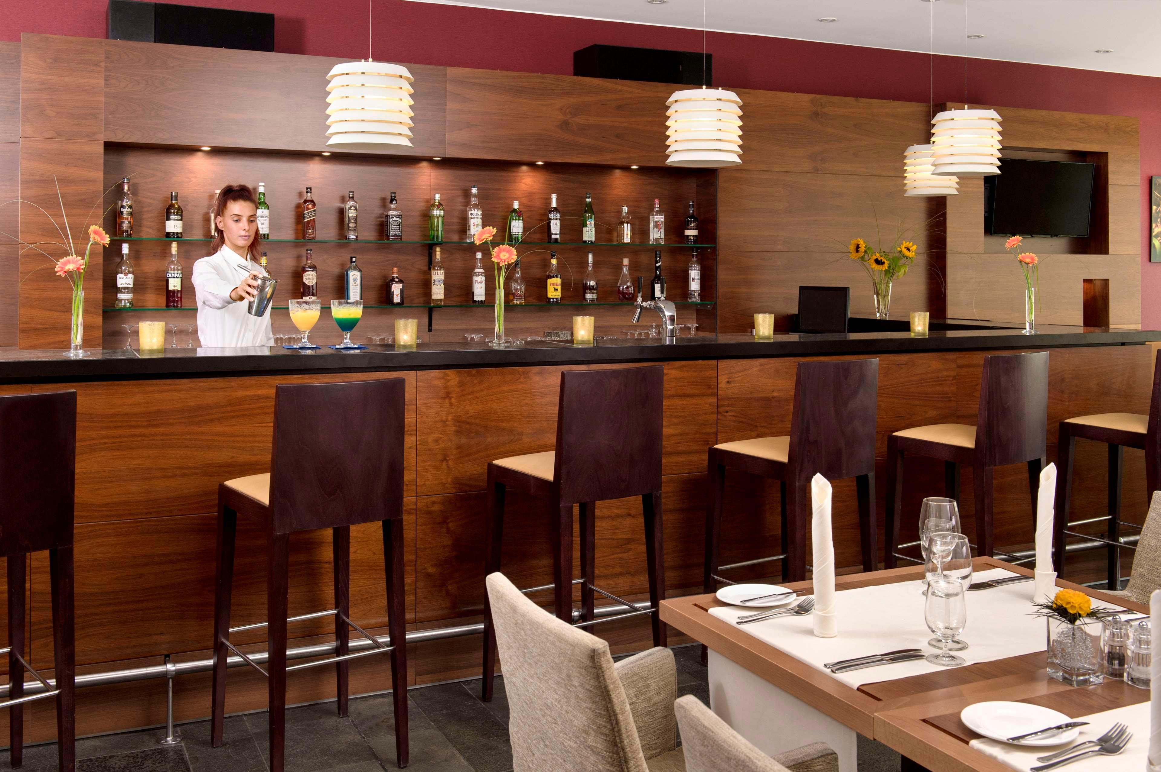 Bar/Salón NH Erlangen