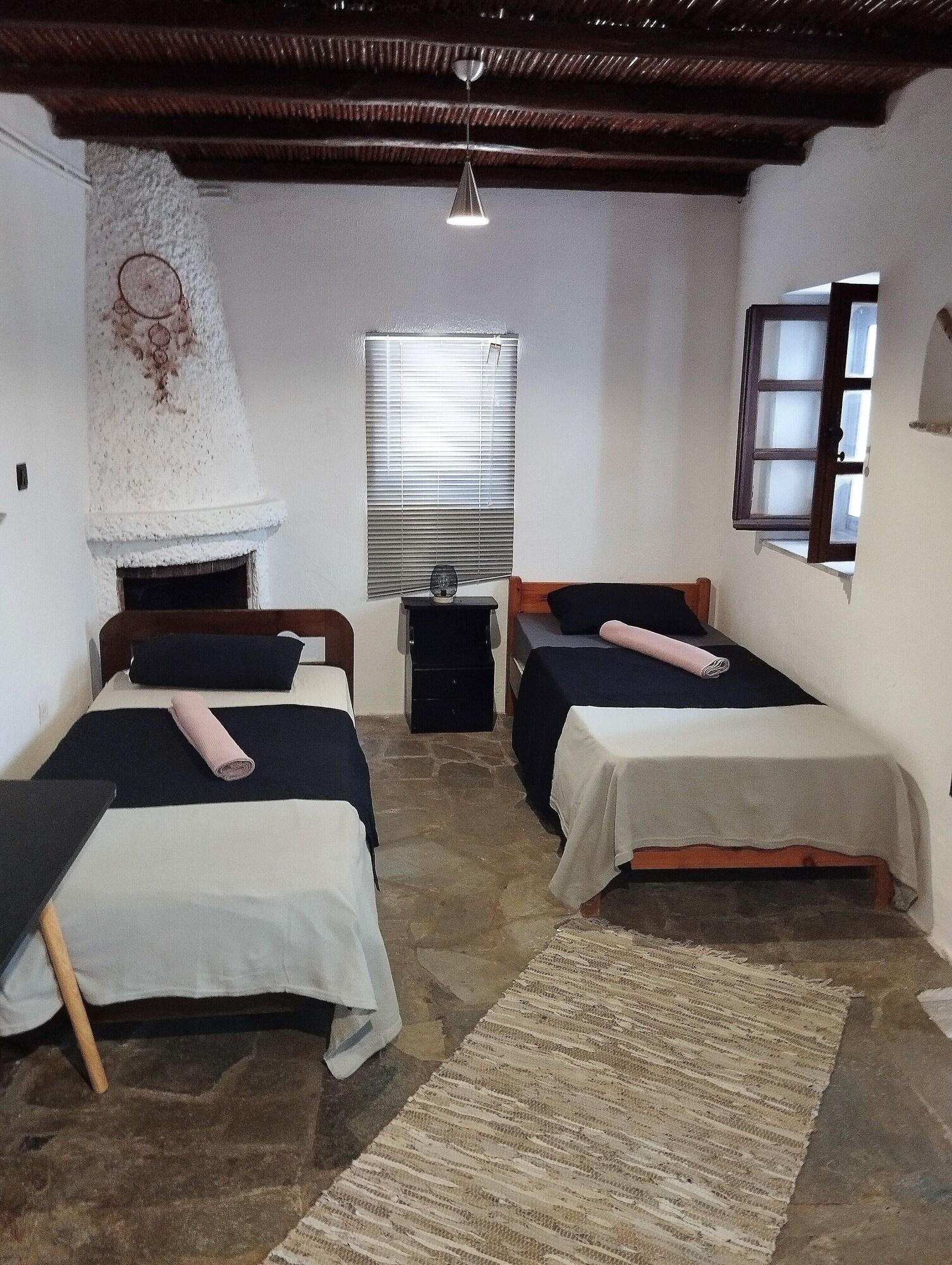 Varios Room-pyrgi Artemis - Place