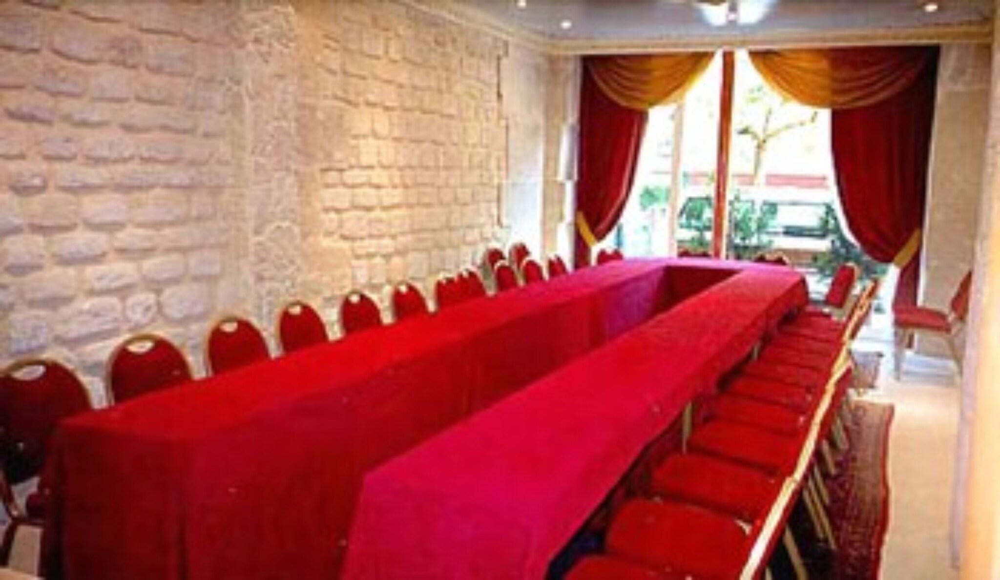 Sala de Reuniones Familia Hotel