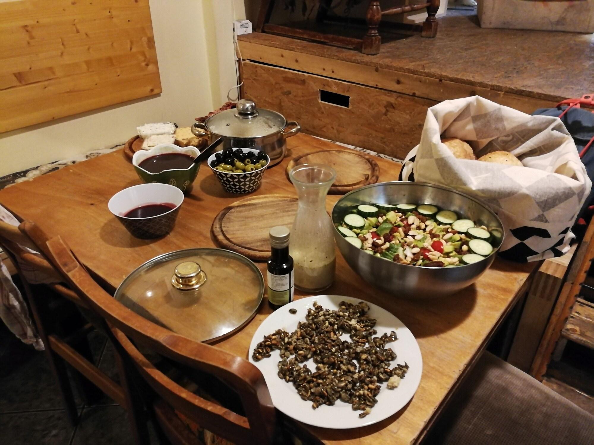 Restaurant Lollis Homestay - Hostel