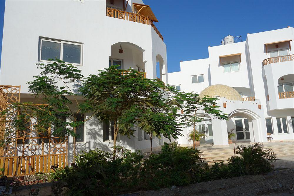 Vista Exterior Blue Vision Diving Hotel