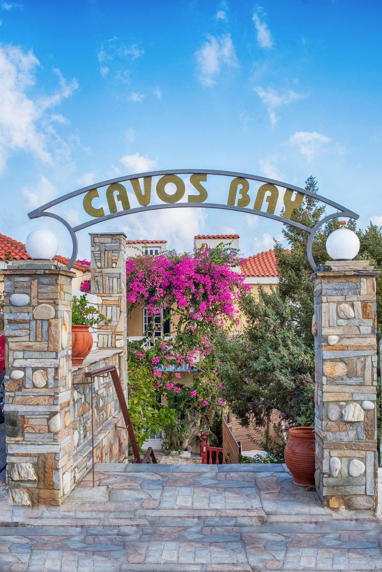 Vista Exterior Cavos Bay Hotel and Studios