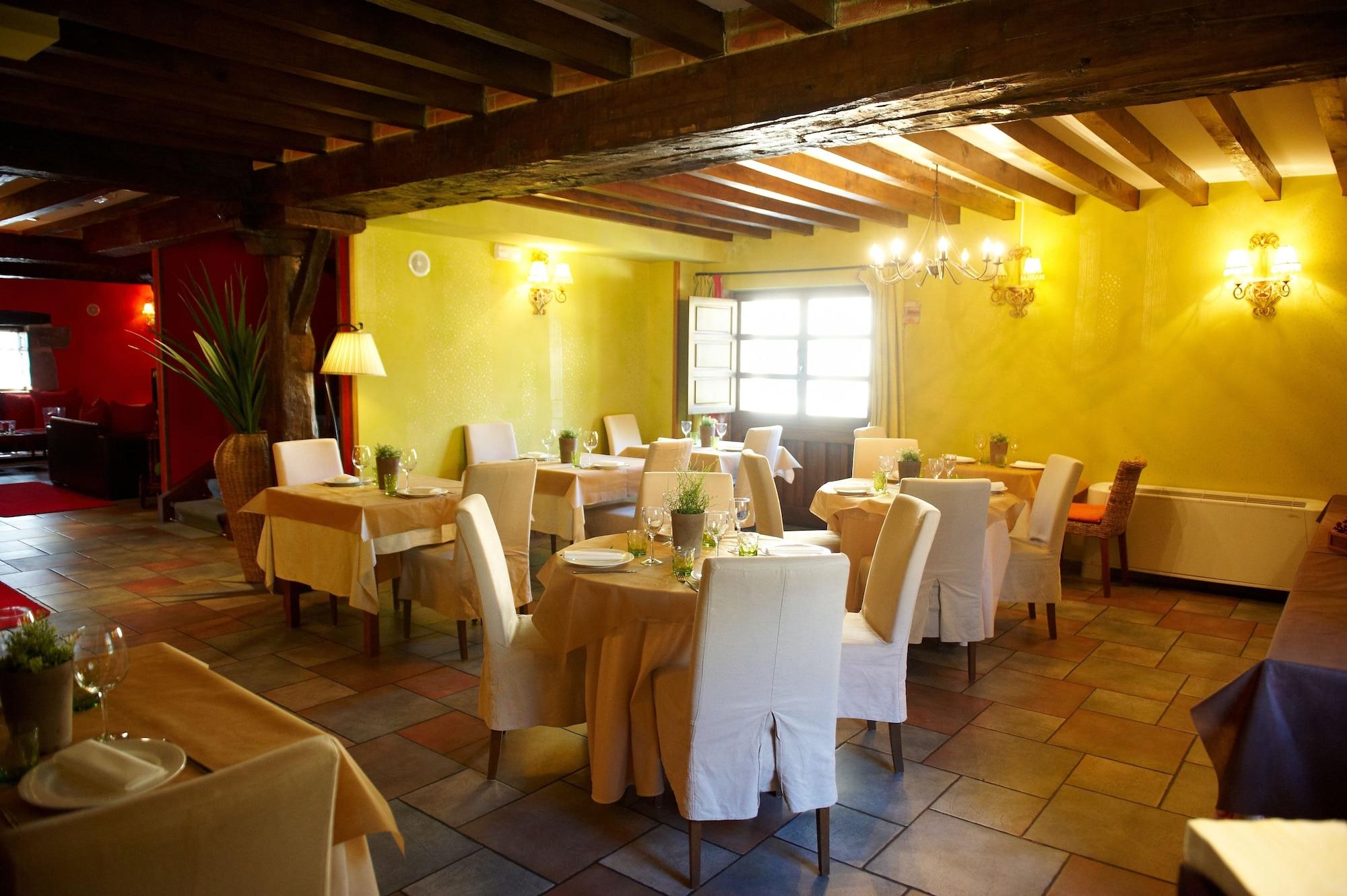 Restaurant La Casona de Revolgo